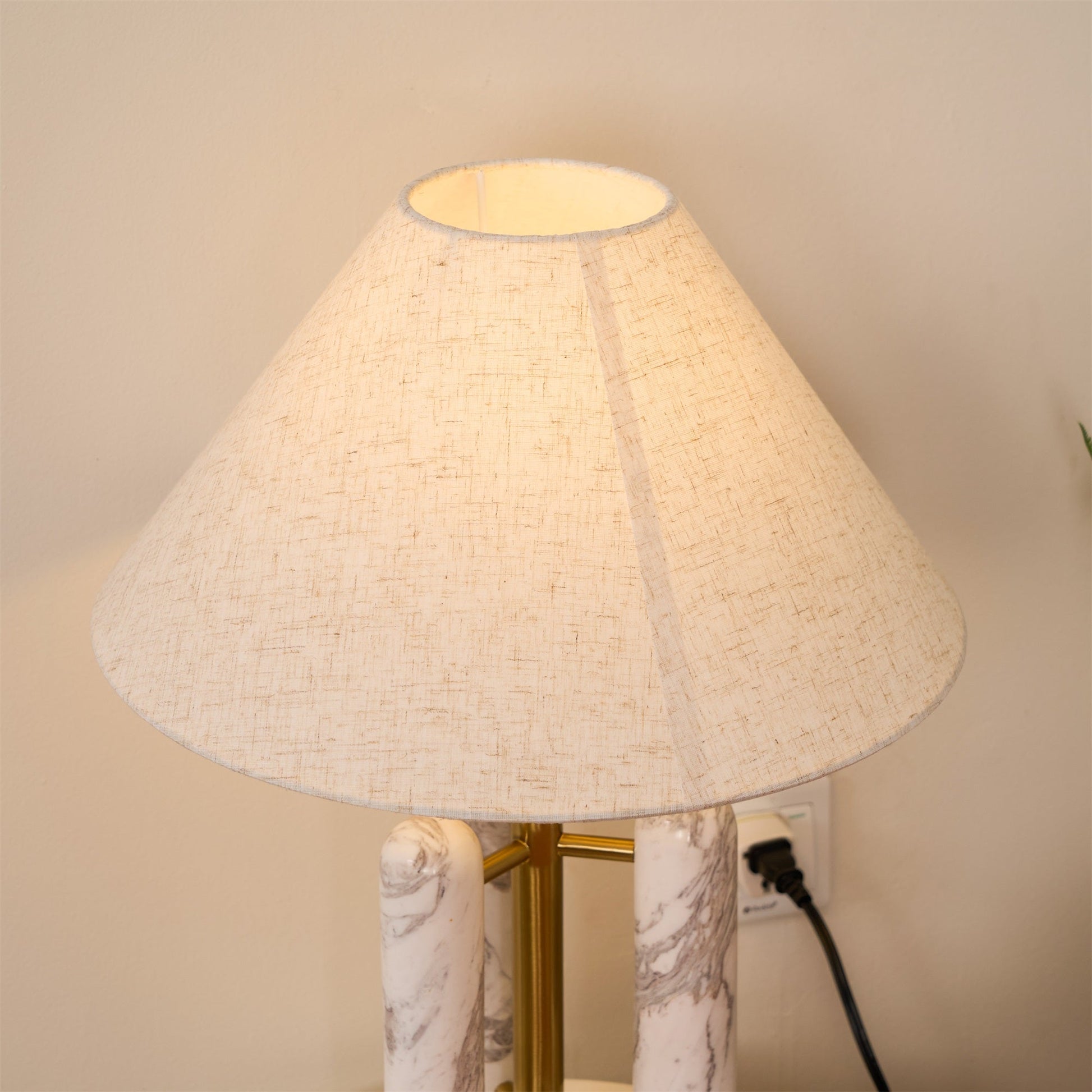 Lloyd Table Lamp - Blowlighting