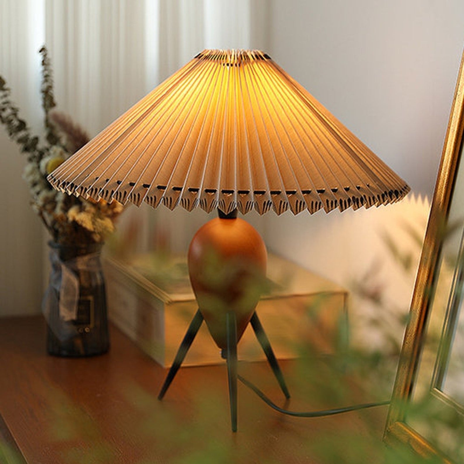 Mian Table Lamp - Blowlighting