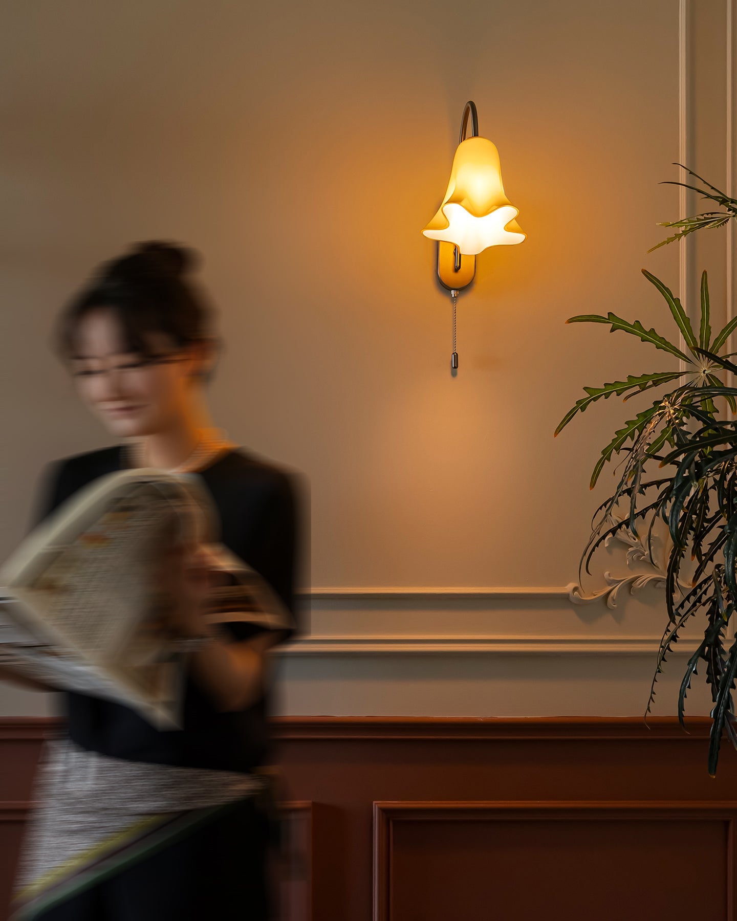 Olyndra Elegant Beige Wall Lamp