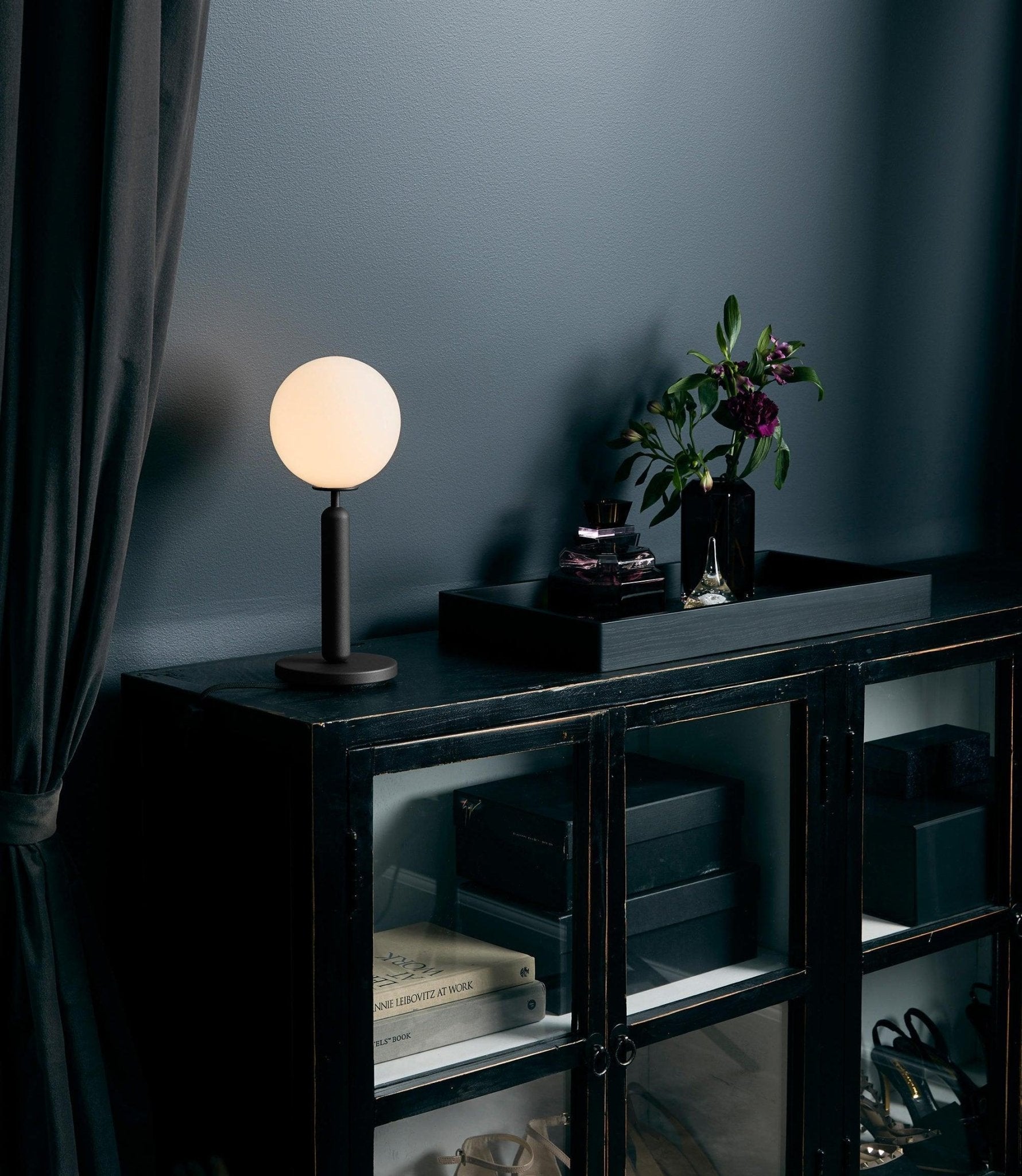 Noah Minimalist Glass Table Lamp - Blowlighting