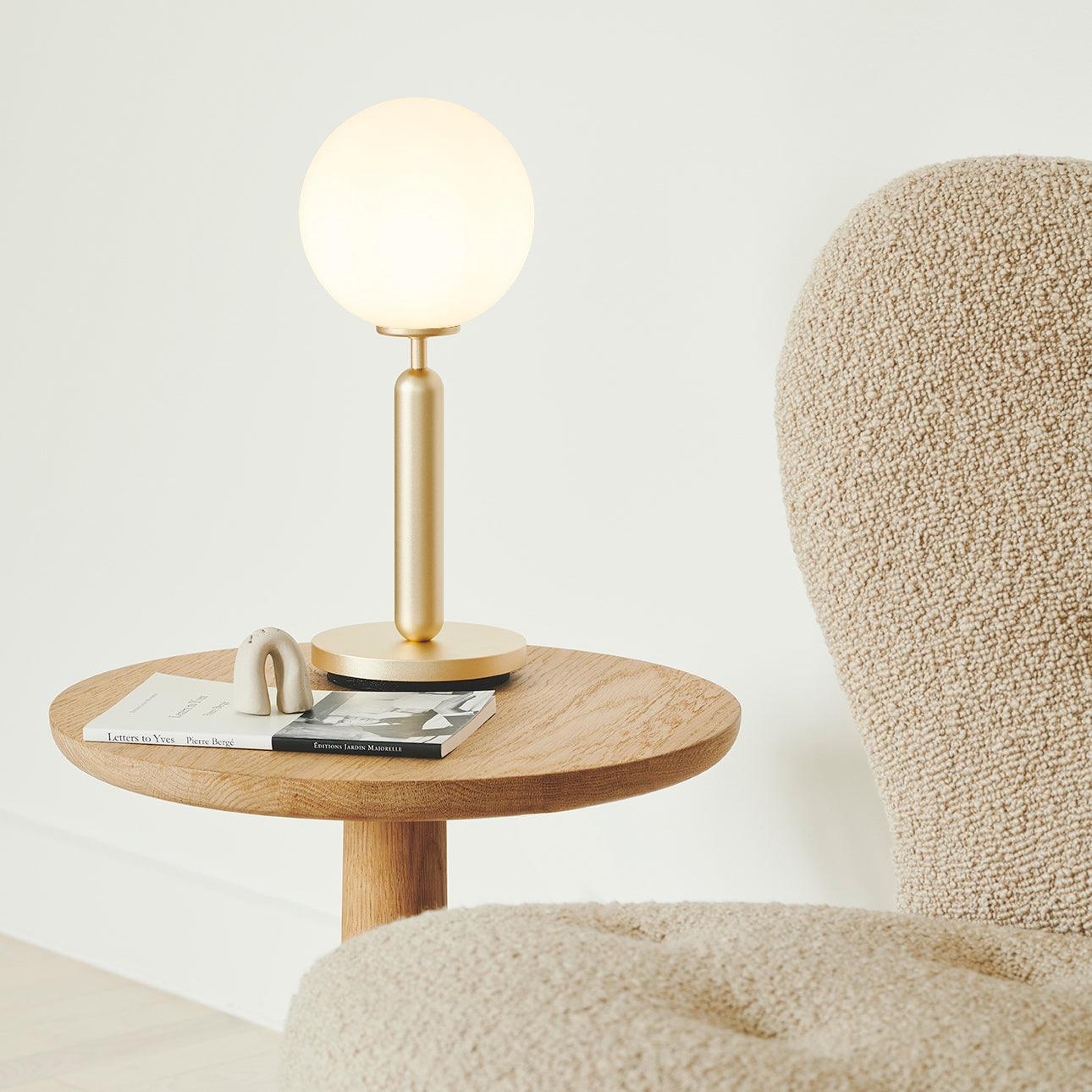 Noah Minimalist Glass Table Lamp - Blowlighting