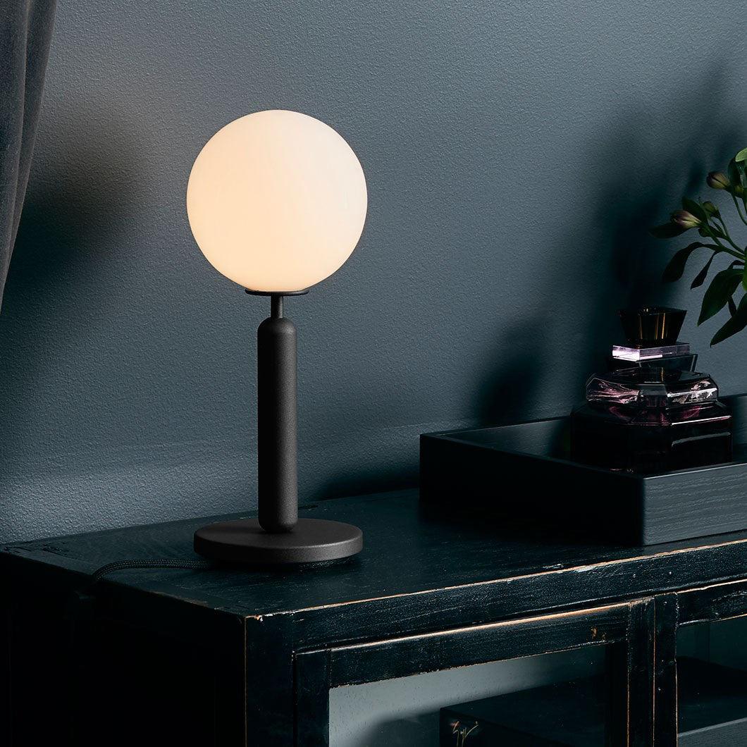 Noah Minimalist Glass Table Lamp - Blowlighting