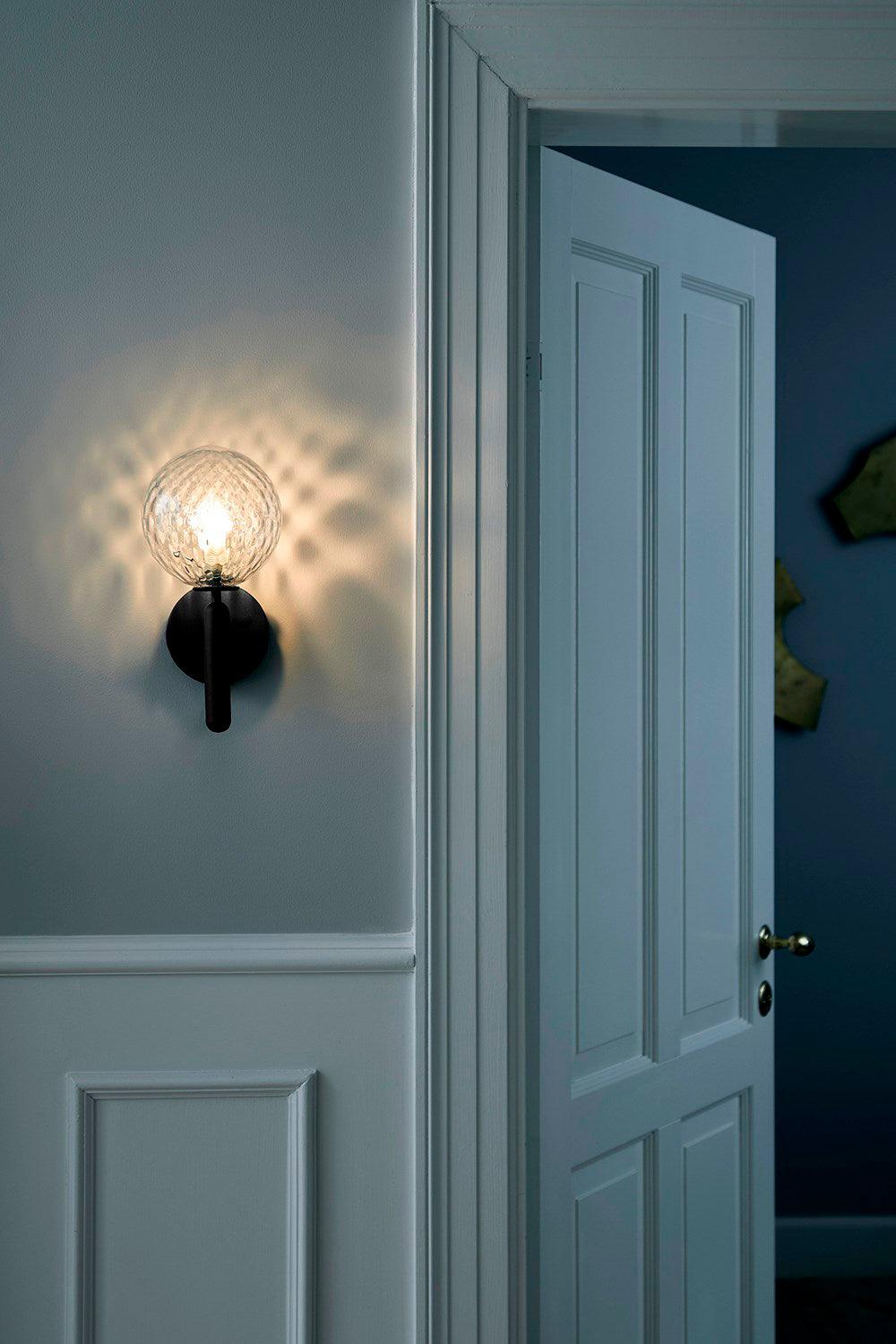 Nordica Plug-in Wall Lamp - Blowlighting