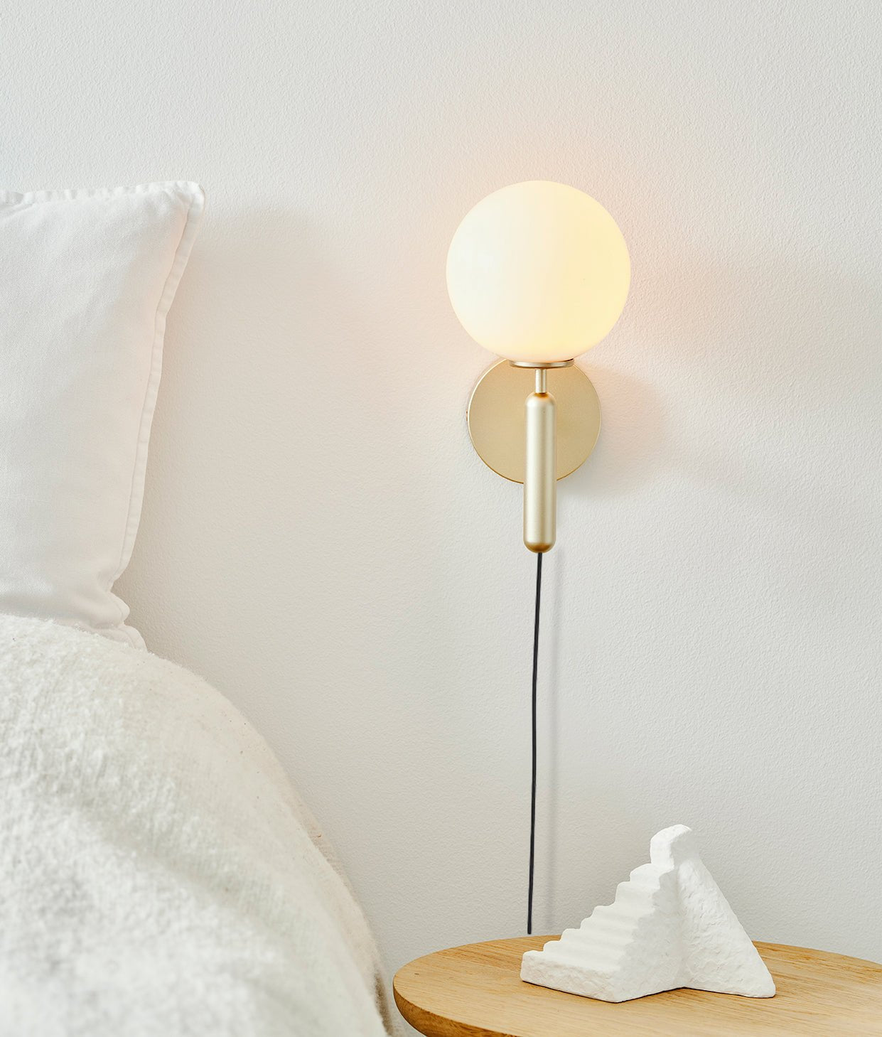 Nordica Plug-in Wall Lamp - Blowlighting