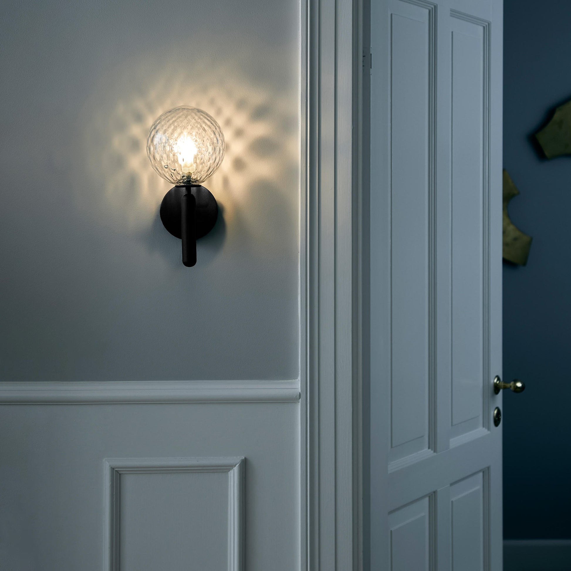 Nordica Plug-in Wall Lamp - Blowlighting