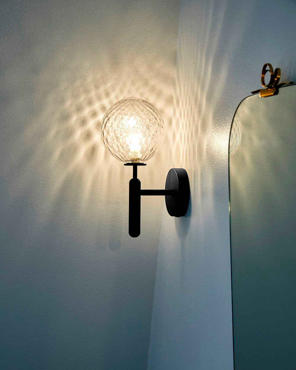 Nordica Plug-in Wall Lamp - Blowlighting