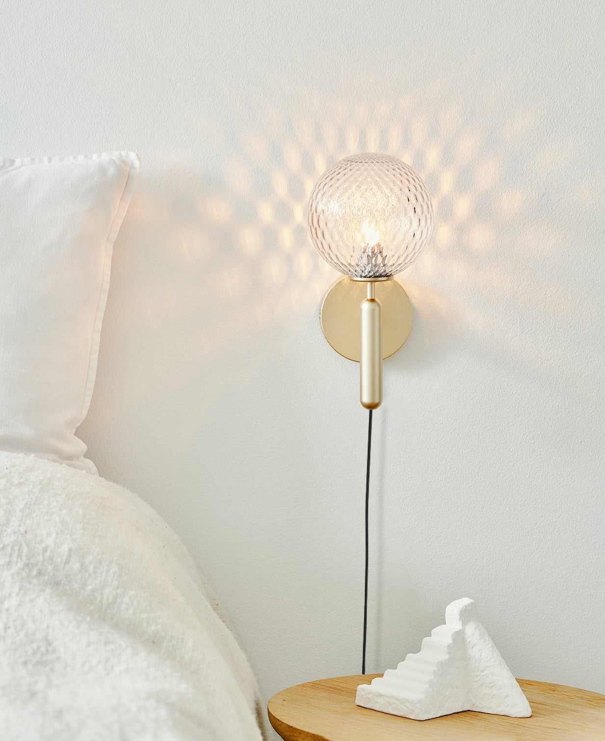 Nordica Plug-in Wall Lamp - Blowlighting