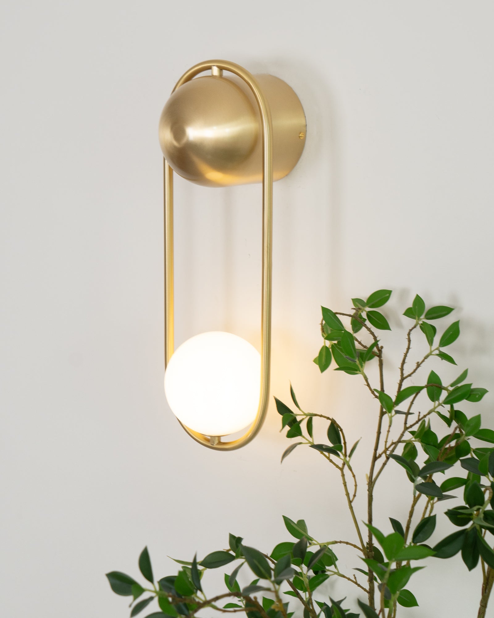 Mila Wall Lamp - Blowlighting