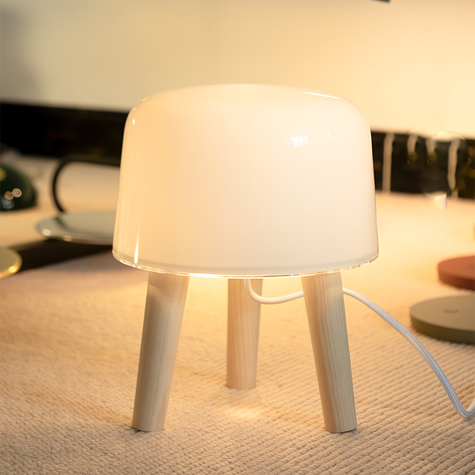 Milk Table Lamp - Blowlighting