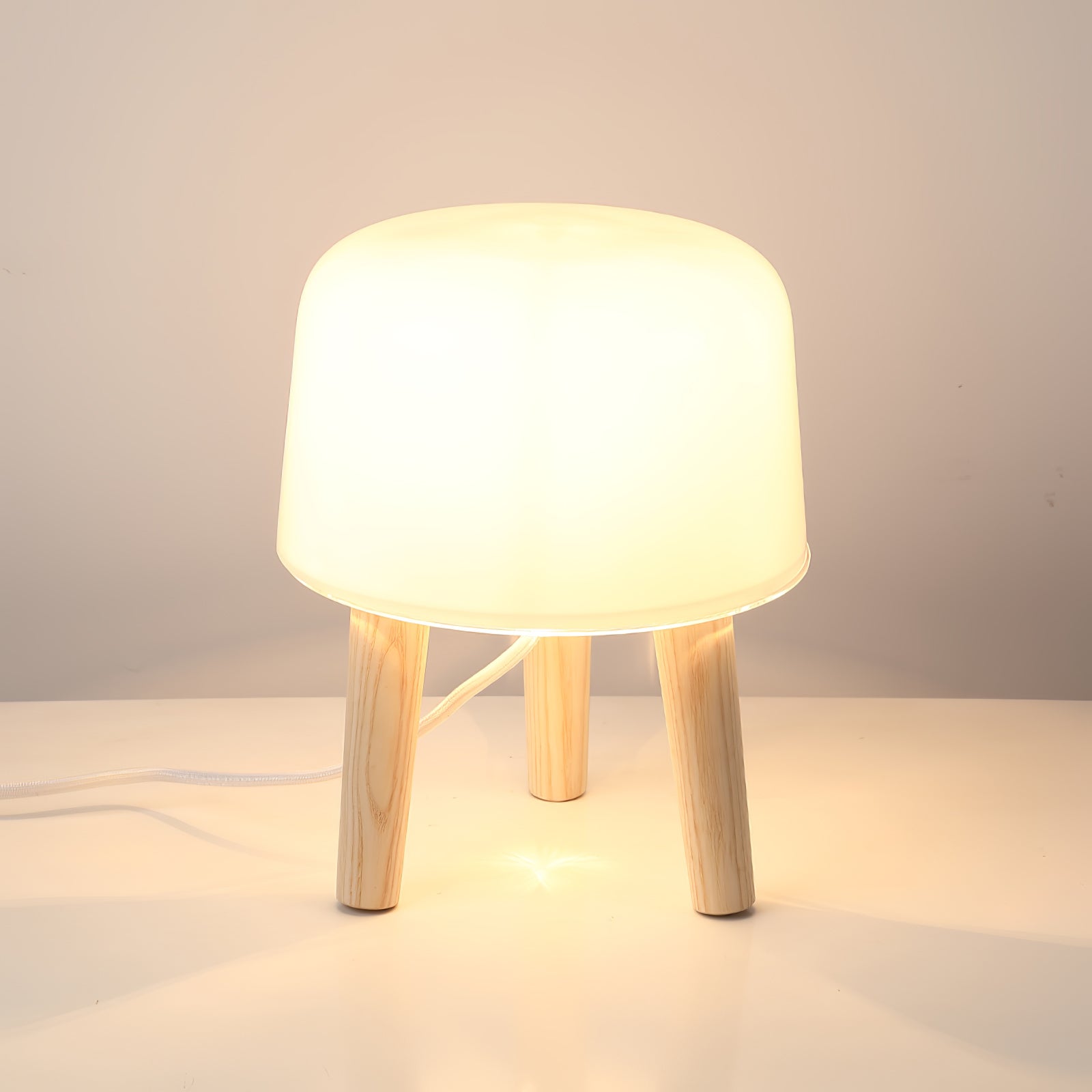 Milk Table Lamp - Blowlighting