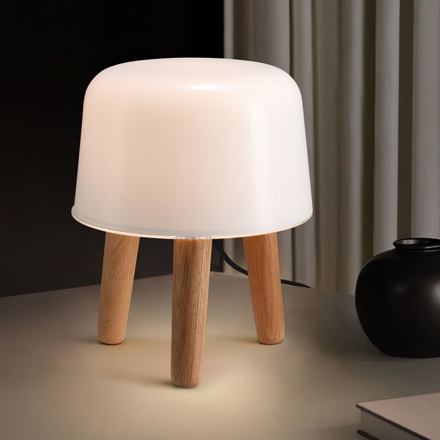 Milk Table Lamp - Blowlighting