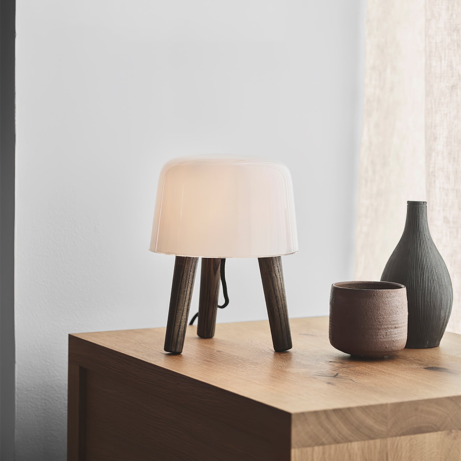 Milk Table Lamp - Blowlighting