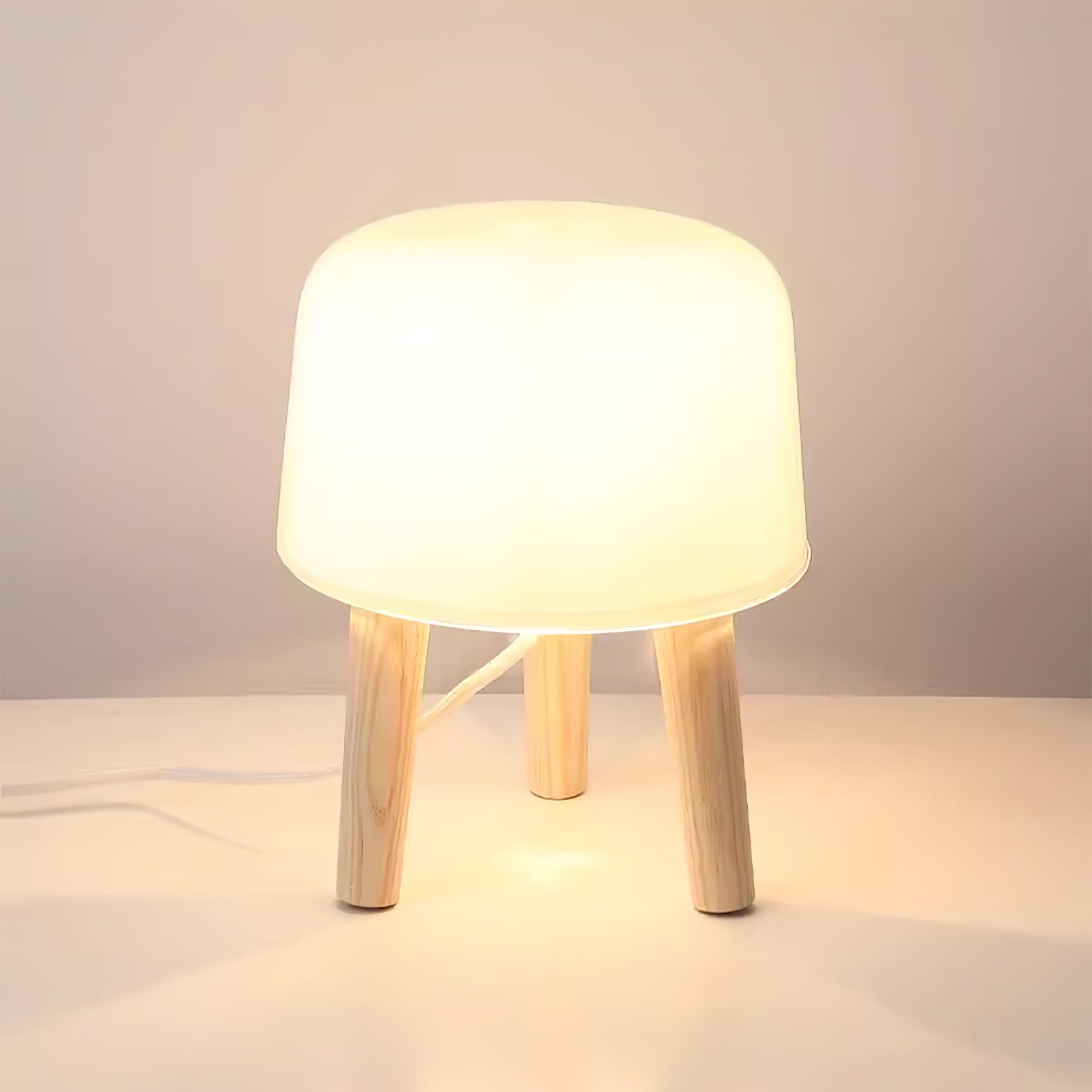 Milk Table Lamp - Blowlighting
