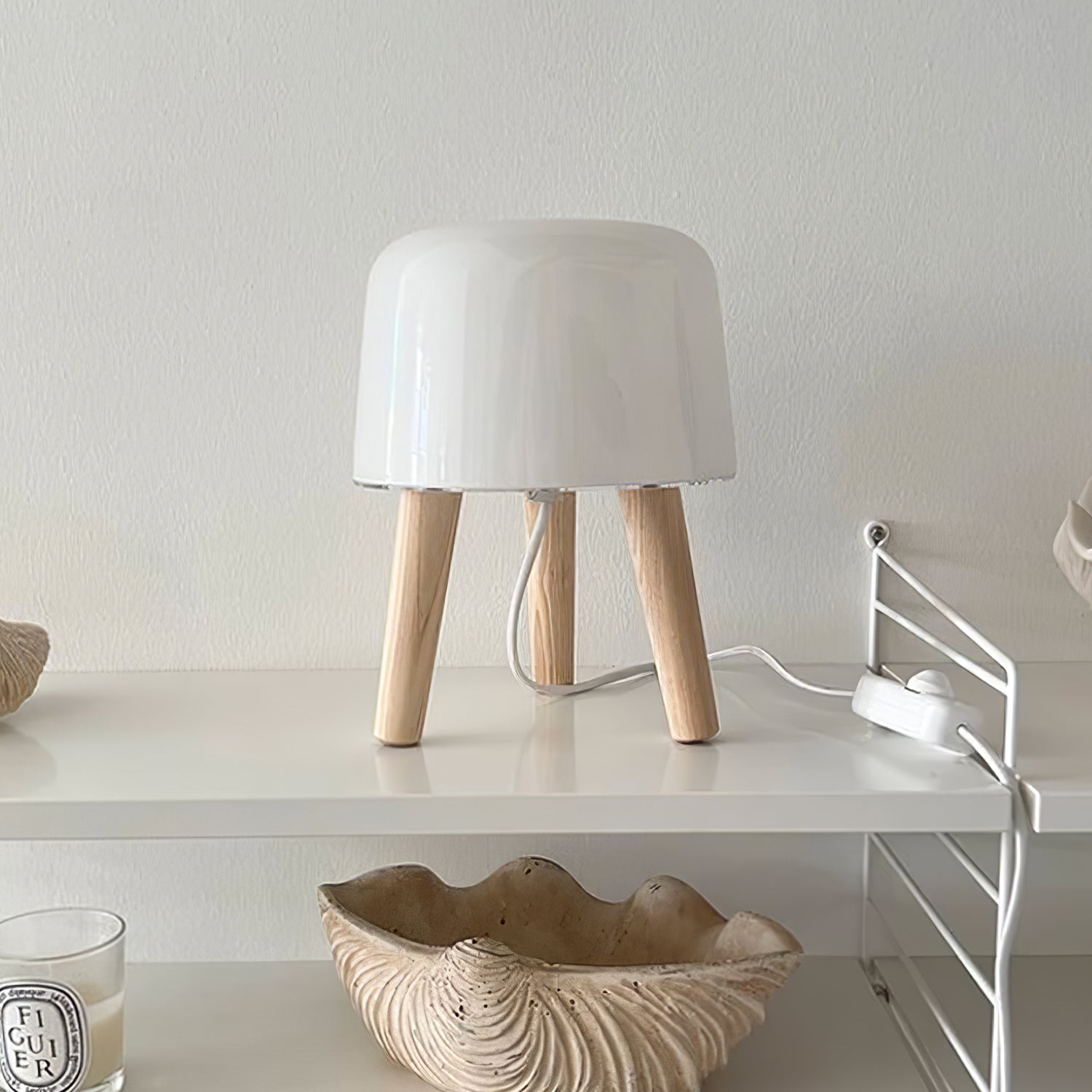 Milk Table Lamp - Blowlighting