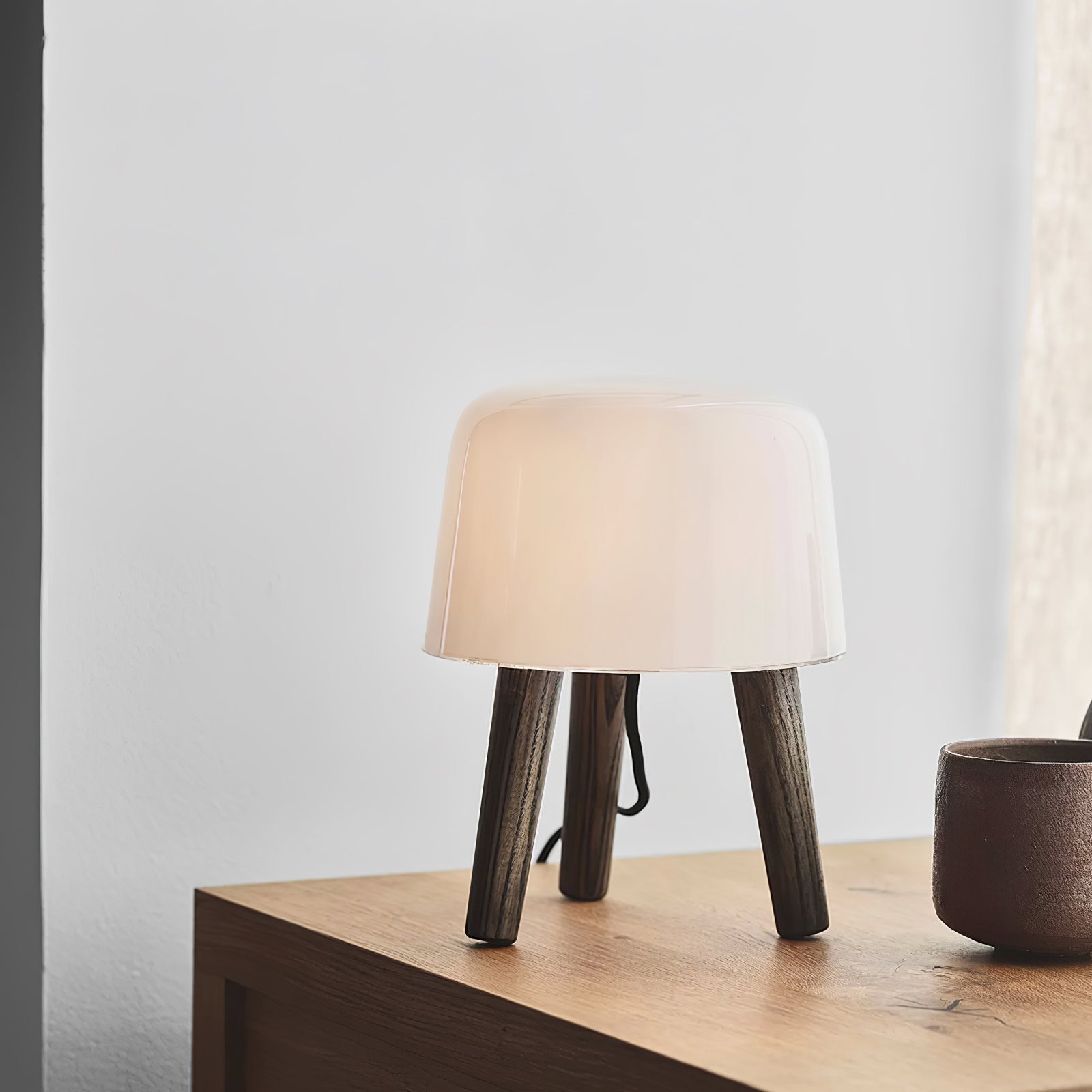 Milk Table Lamp - Blowlighting