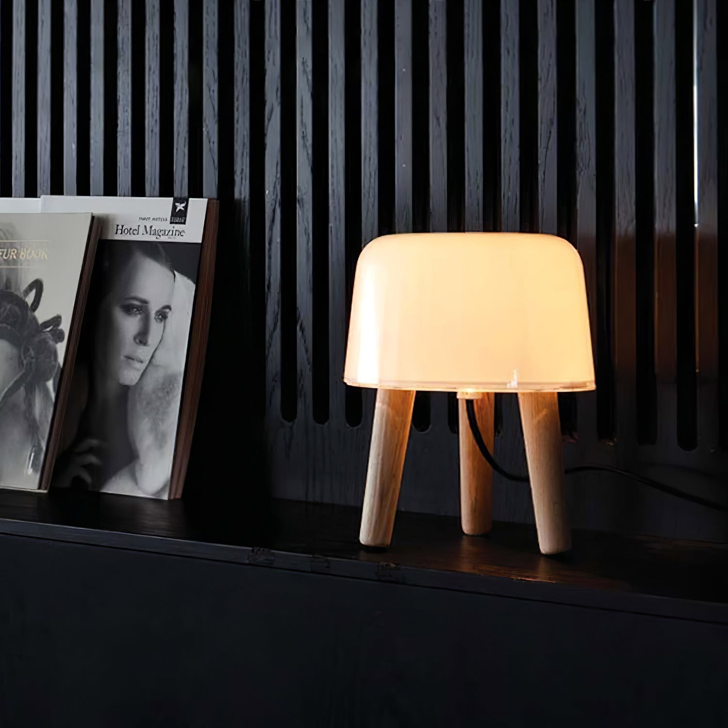 Milk Table Lamp - Blowlighting