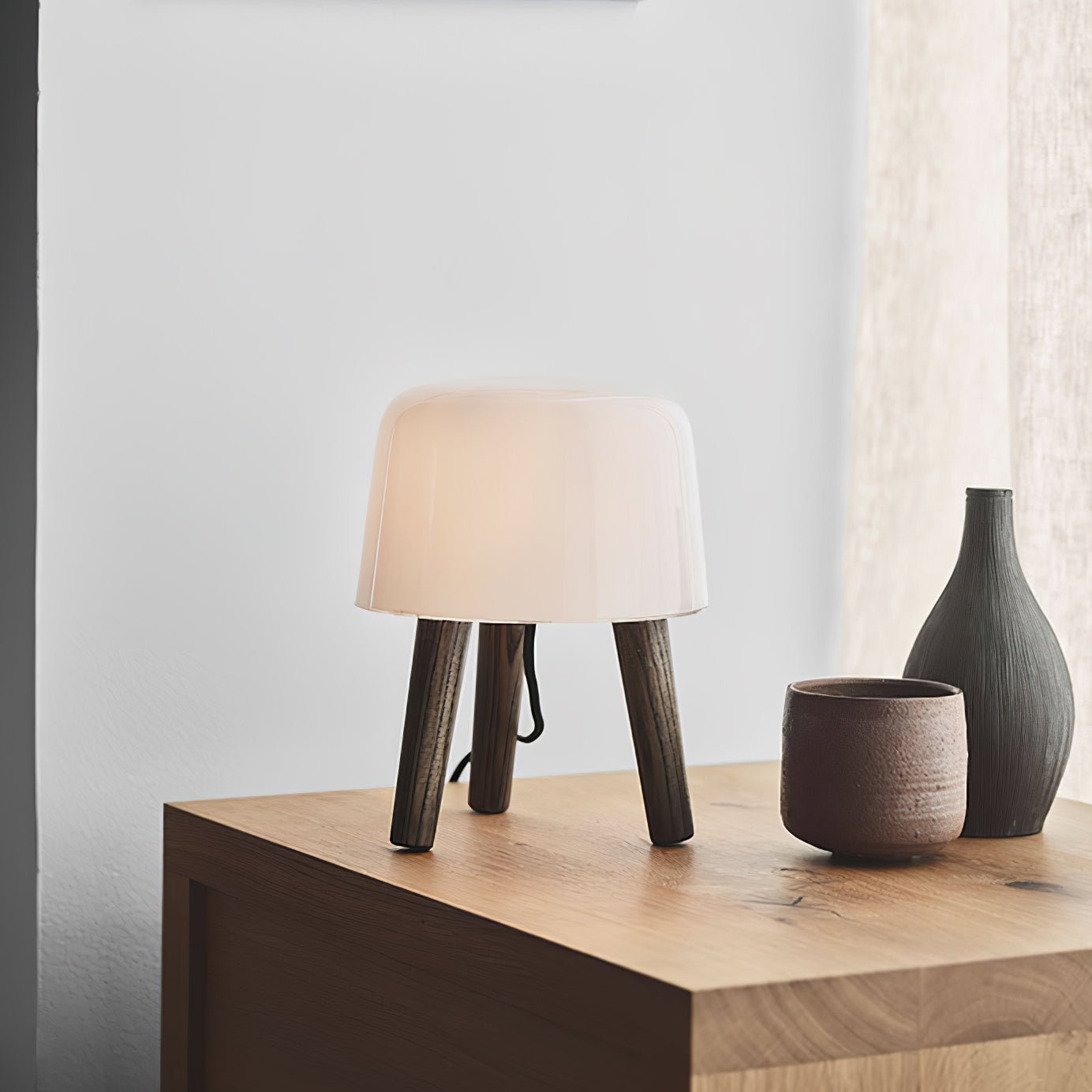 Milk Table Lamp - Blowlighting