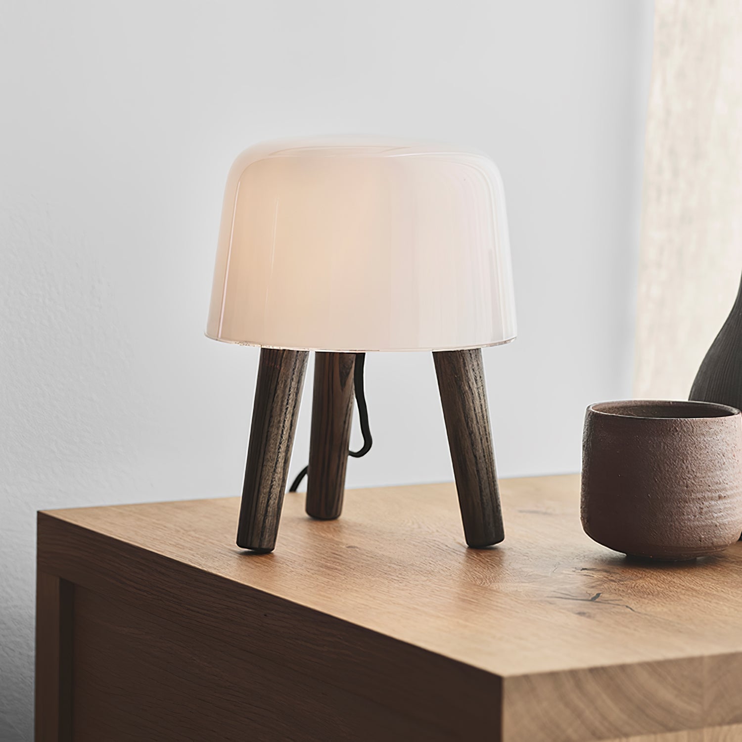 Milk Table Lamp - Blowlighting