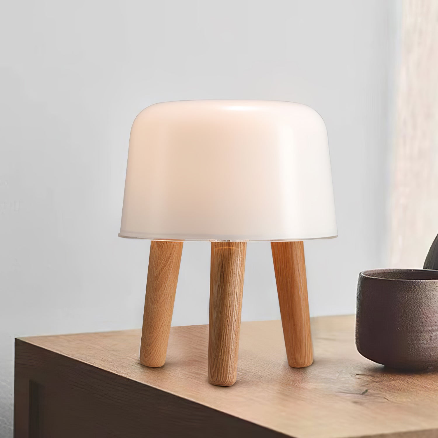 Milk Table Lamp - Blowlighting