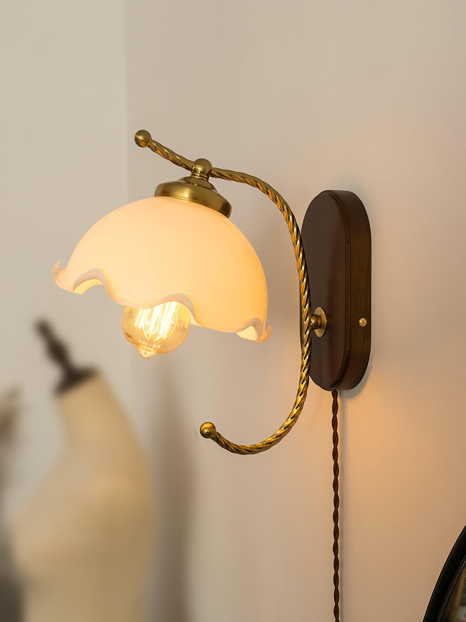Milky Flower Wall Light - Blowlighting