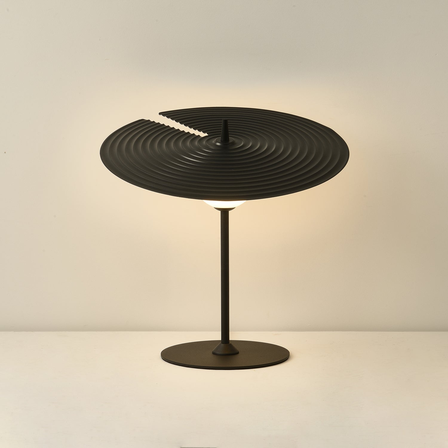 Symphony Table Lamp - Blowlighting