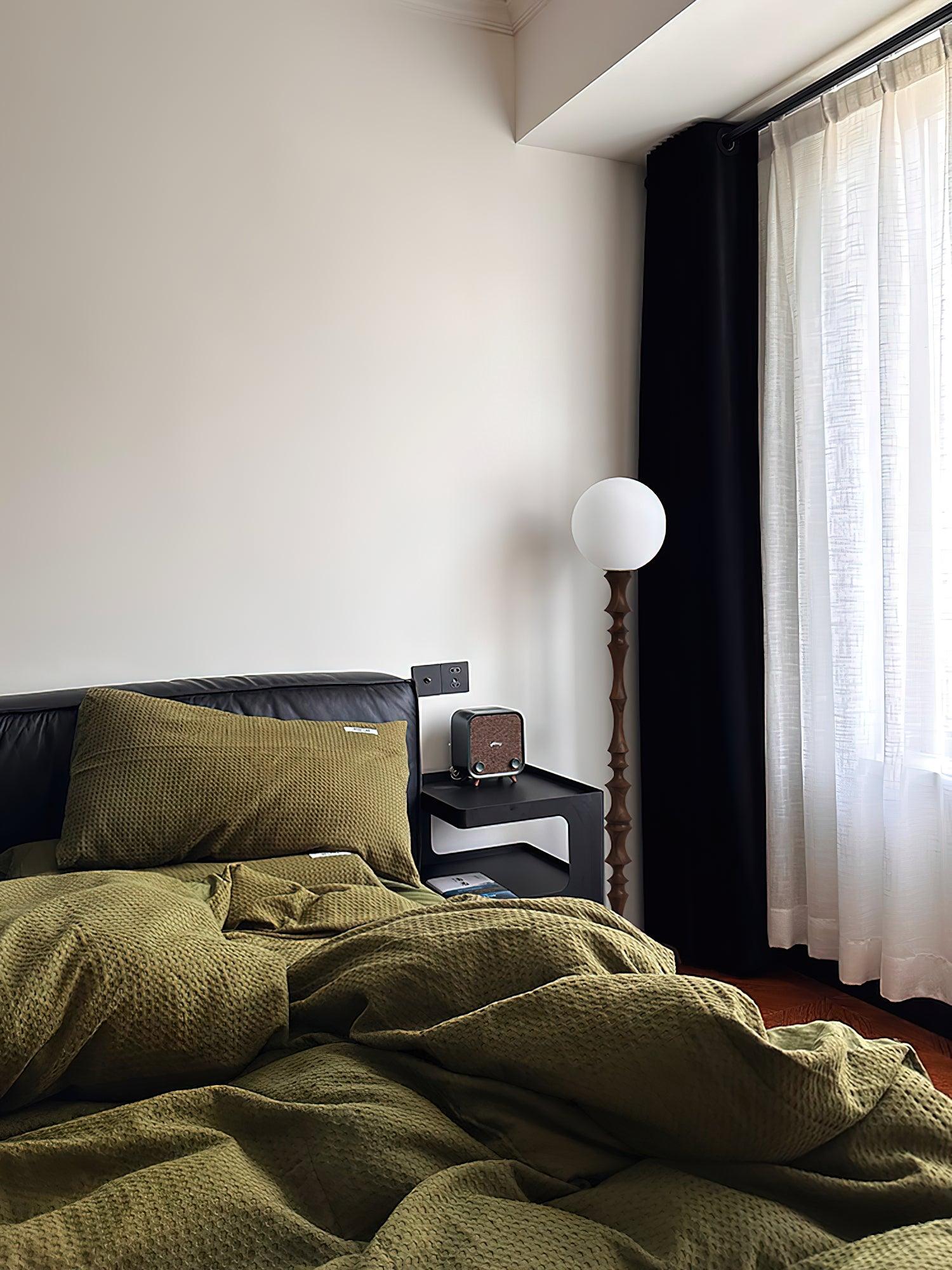 Milo Floor Lamp - Blowlighting