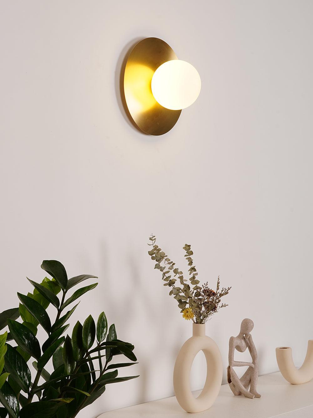 Round Glass Art Wall Lamp - Blowlighting