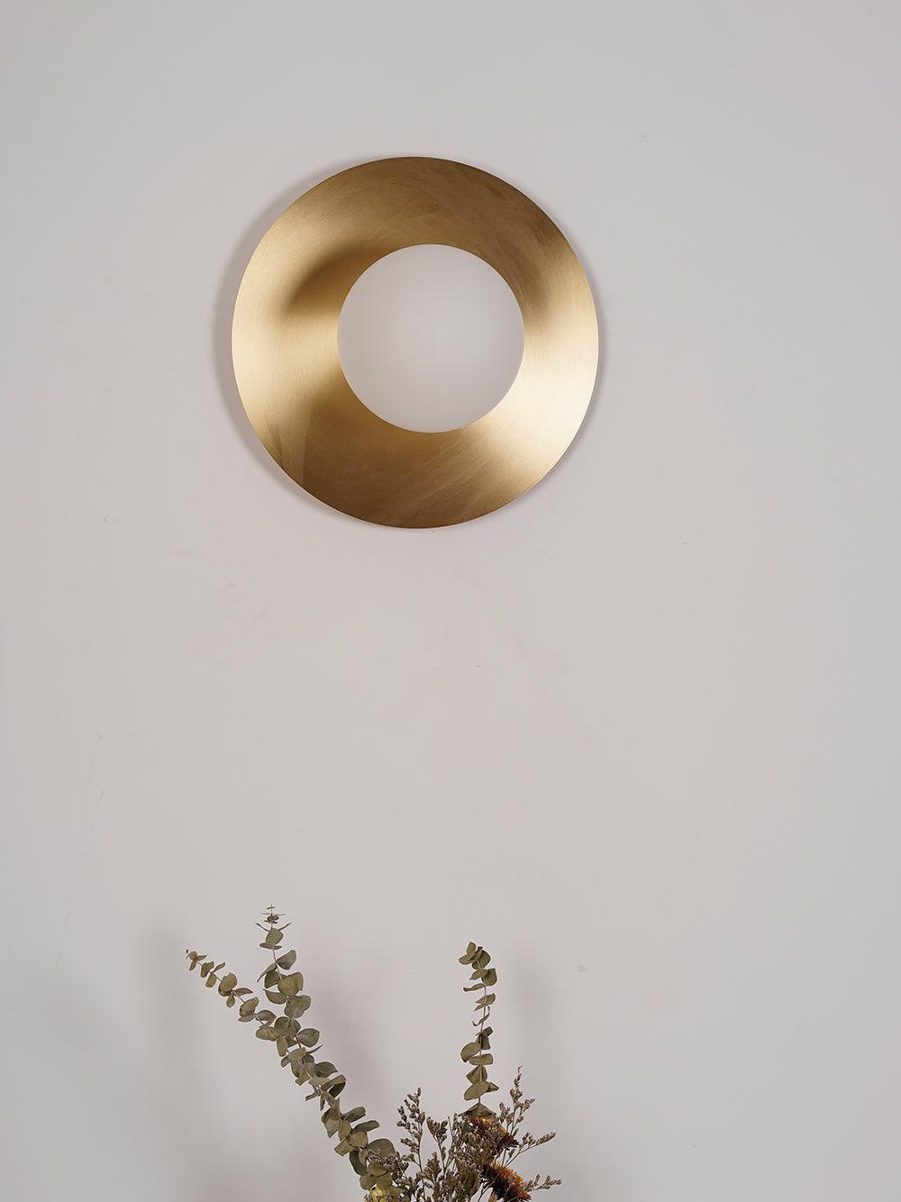 Round Glass Art Wall Lamp - Blowlighting