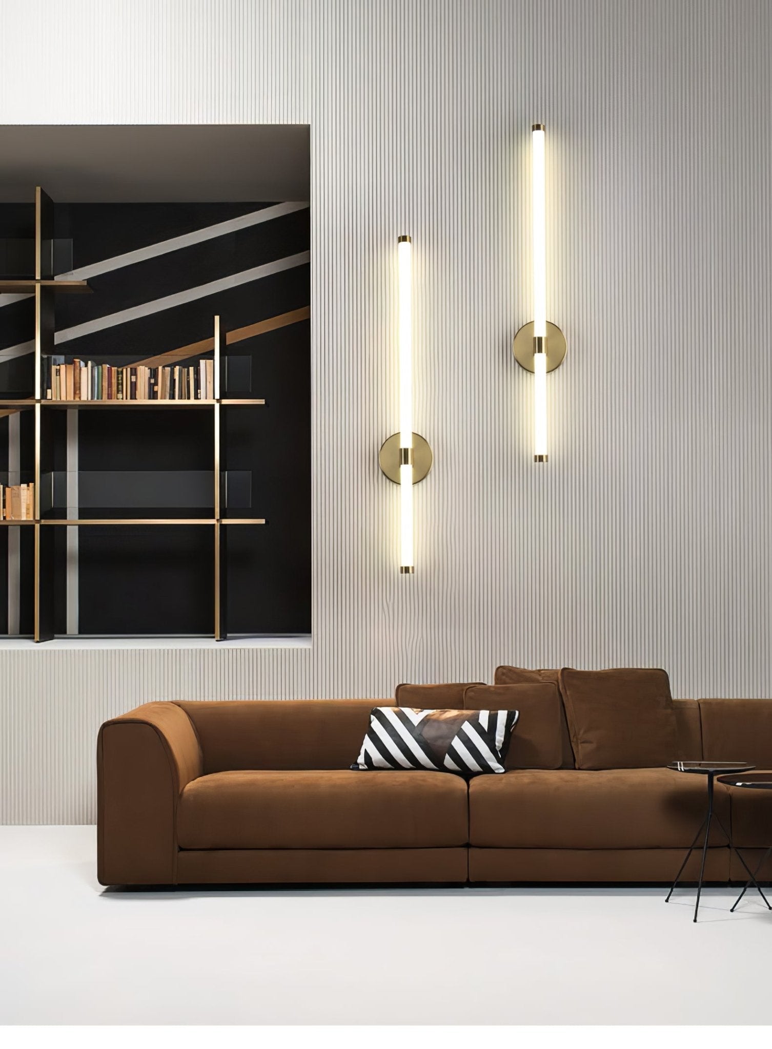 Minimalist Vertical Wall Sconce - Blowlighting