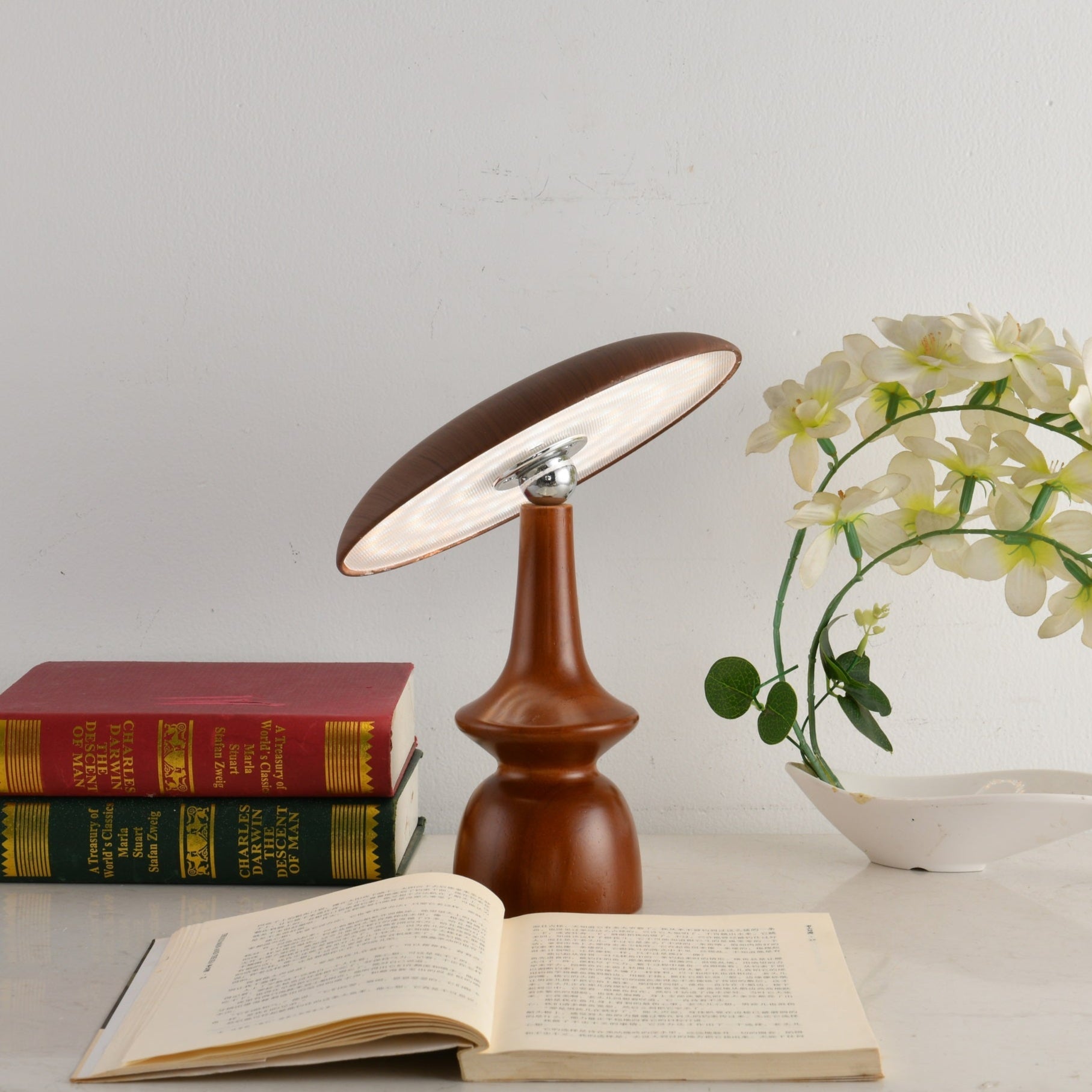 Orbis Vintage Wood Table Lamp - Blowlighting