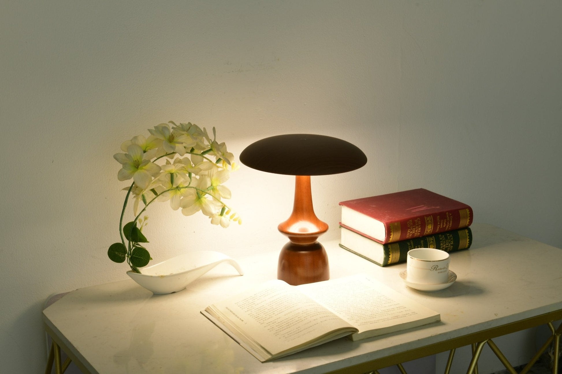 Orbis Vintage Wood Table Lamp - Blowlighting