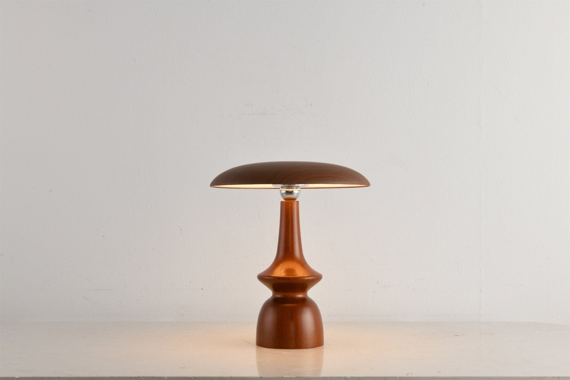 Orbis Vintage Wood Table Lamp - Blowlighting