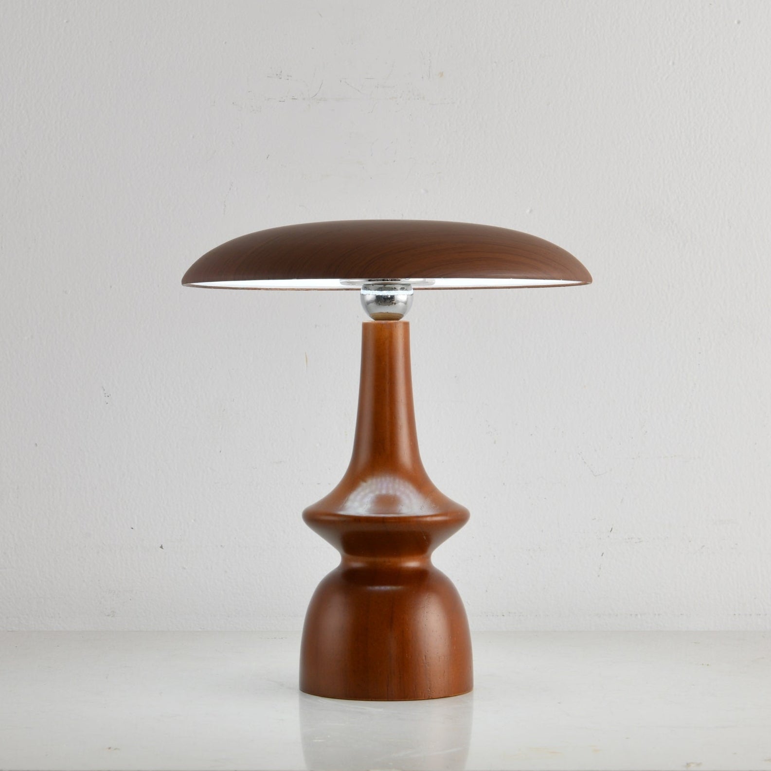 Orbis Vintage Wood Table Lamp - Blowlighting