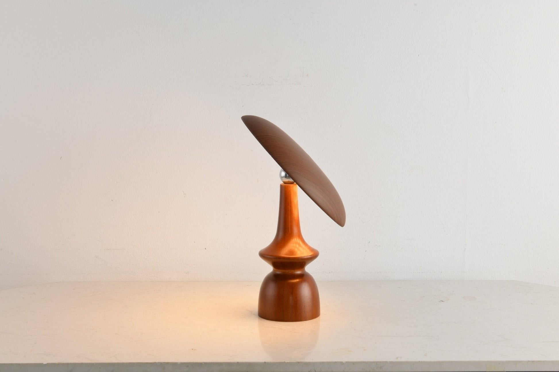 Orbis Vintage Wood Table Lamp - Blowlighting