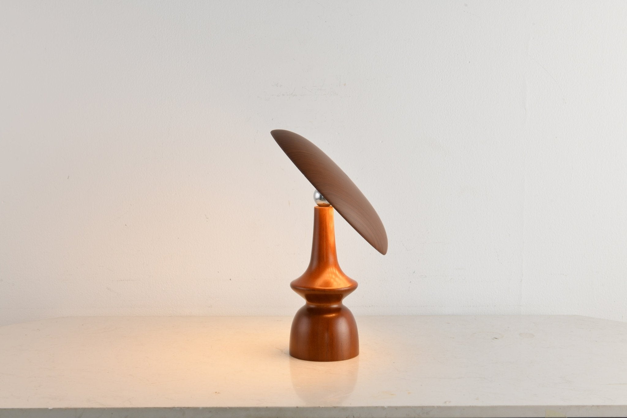 Orbis Vintage Wood Table Lamp - Blowlighting