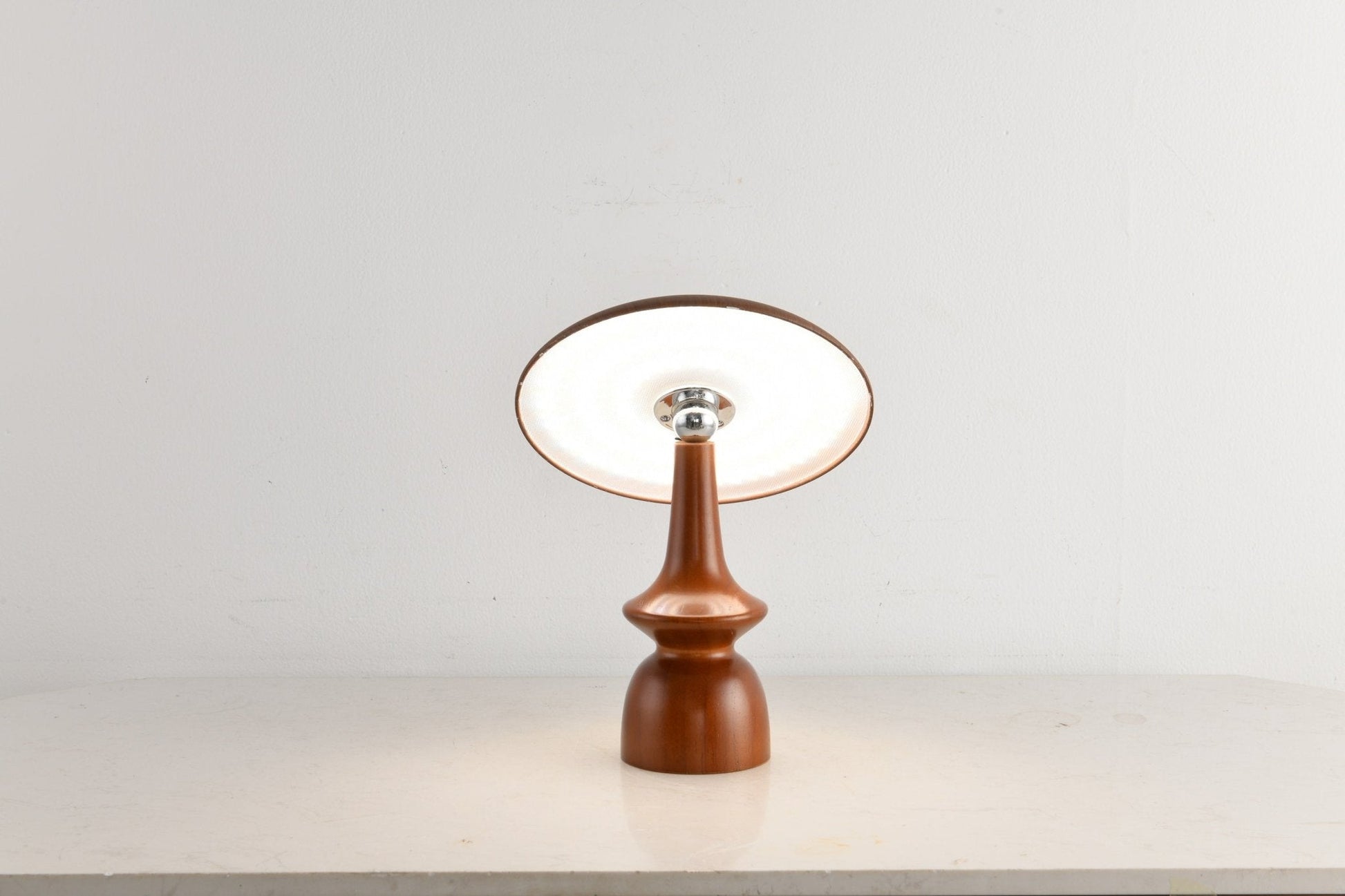 Orbis Vintage Wood Table Lamp - Blowlighting