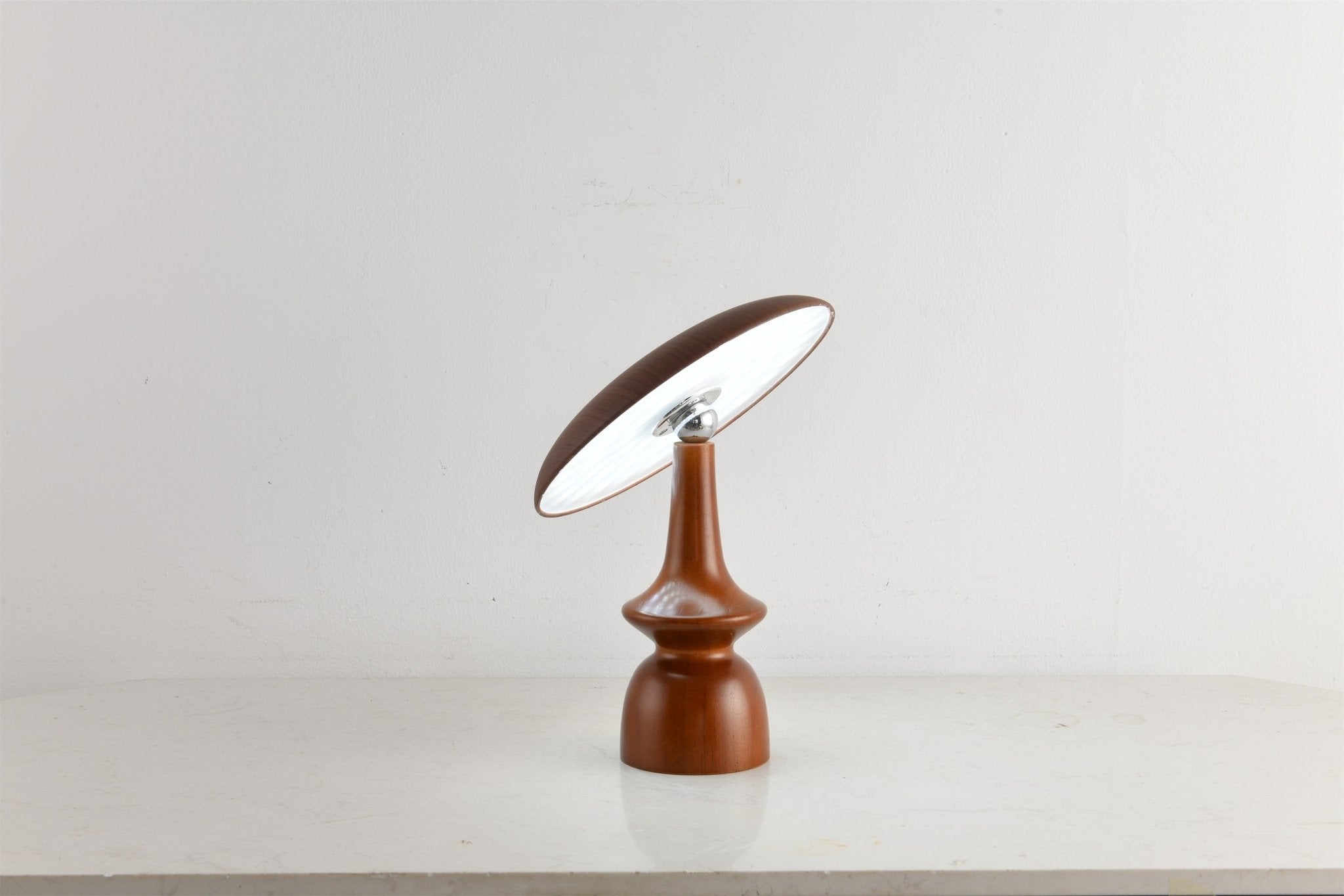 Orbis Vintage Wood Table Lamp - Blowlighting