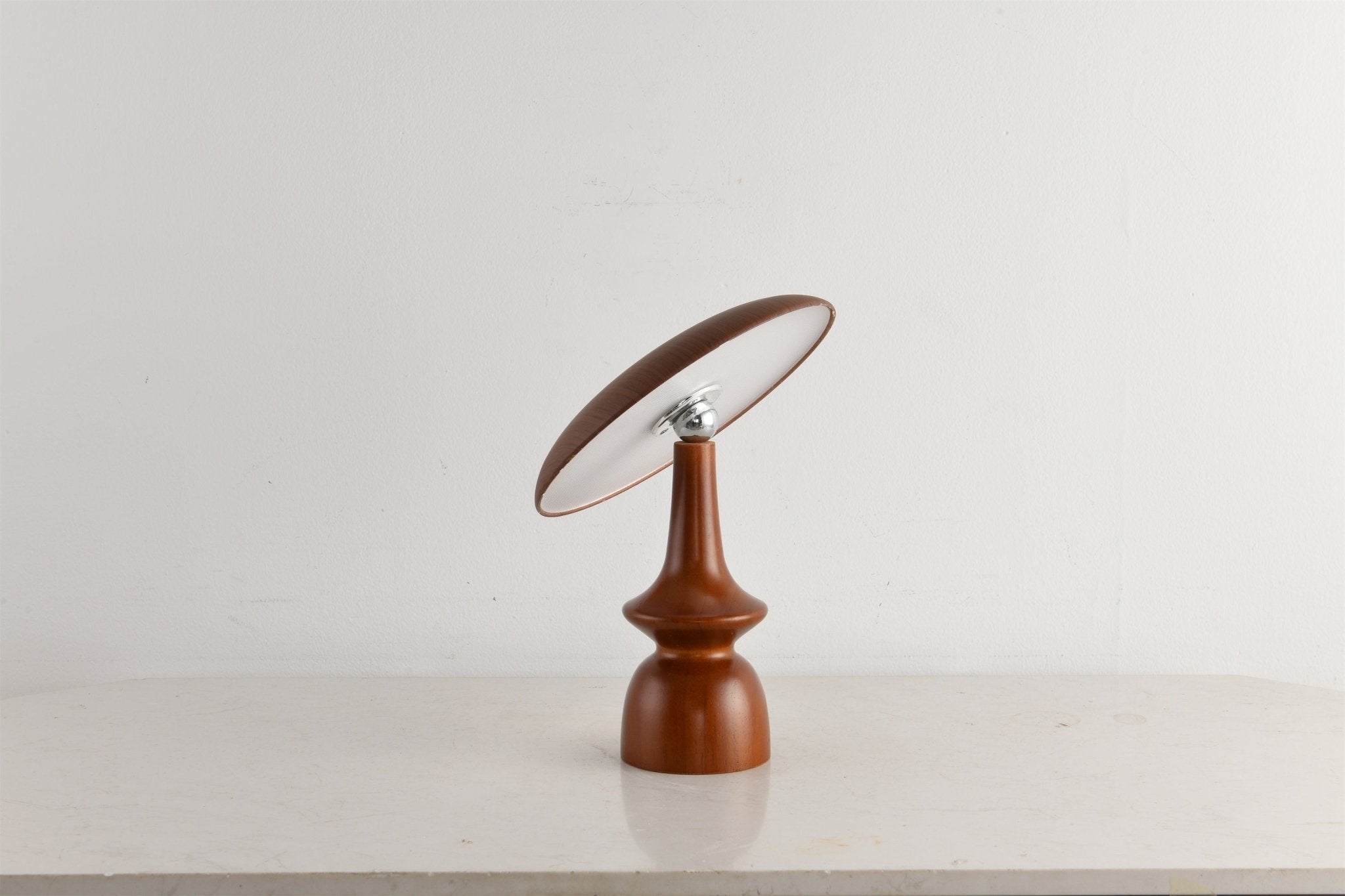Orbis Vintage Wood Table Lamp - Blowlighting
