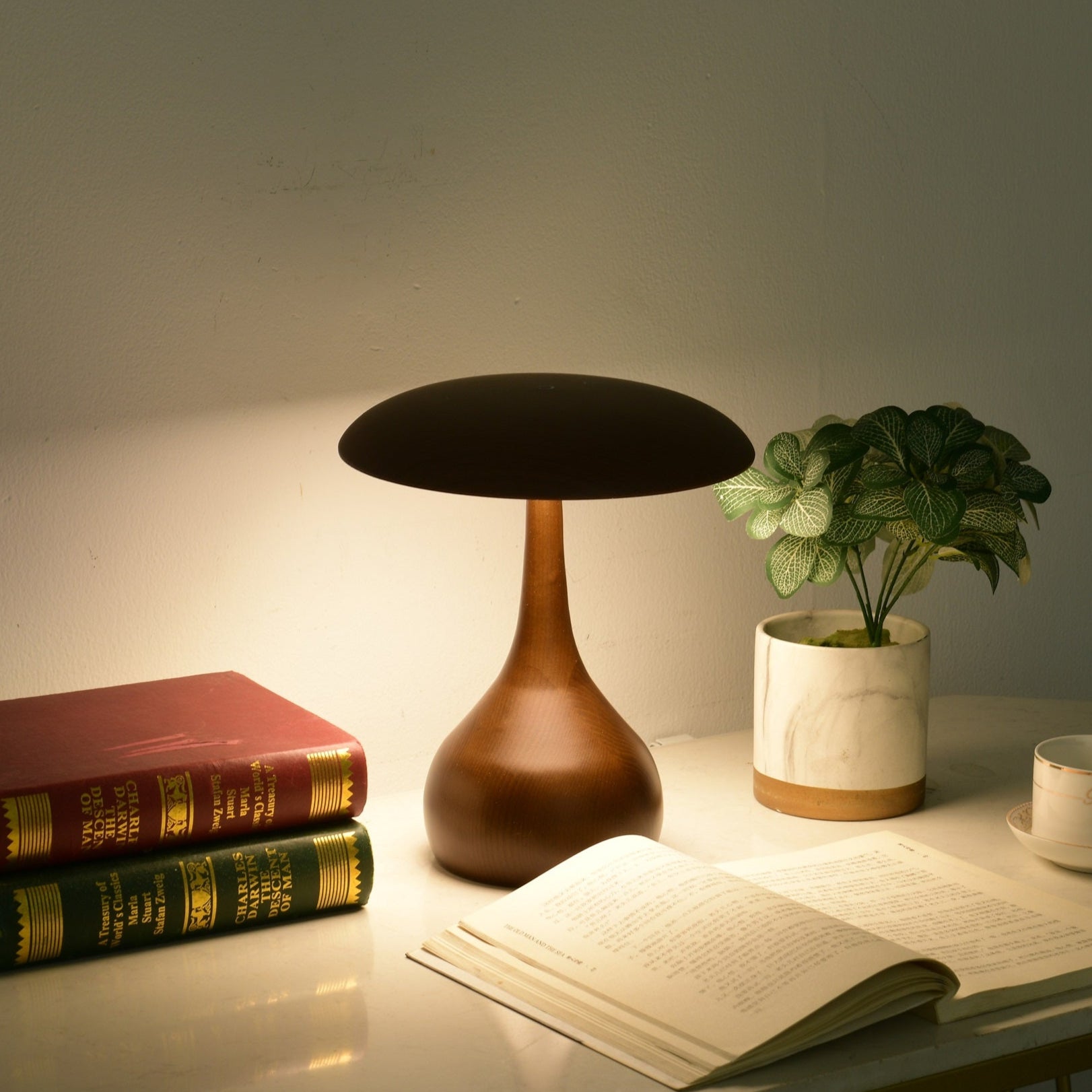 Orbis Vintage Wood Table Lamp - Blowlighting