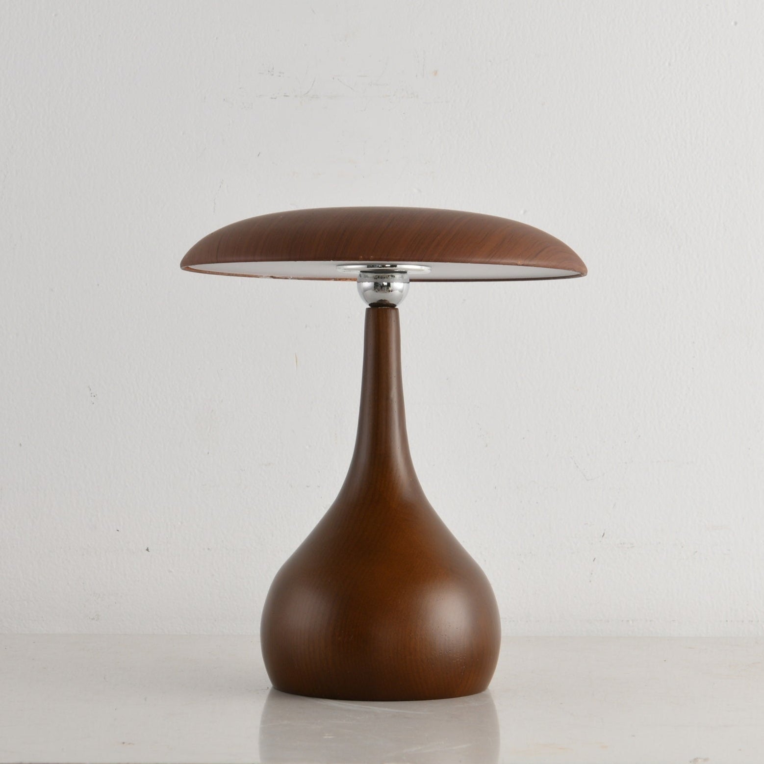 Orbis Vintage Wood Table Lamp - Blowlighting