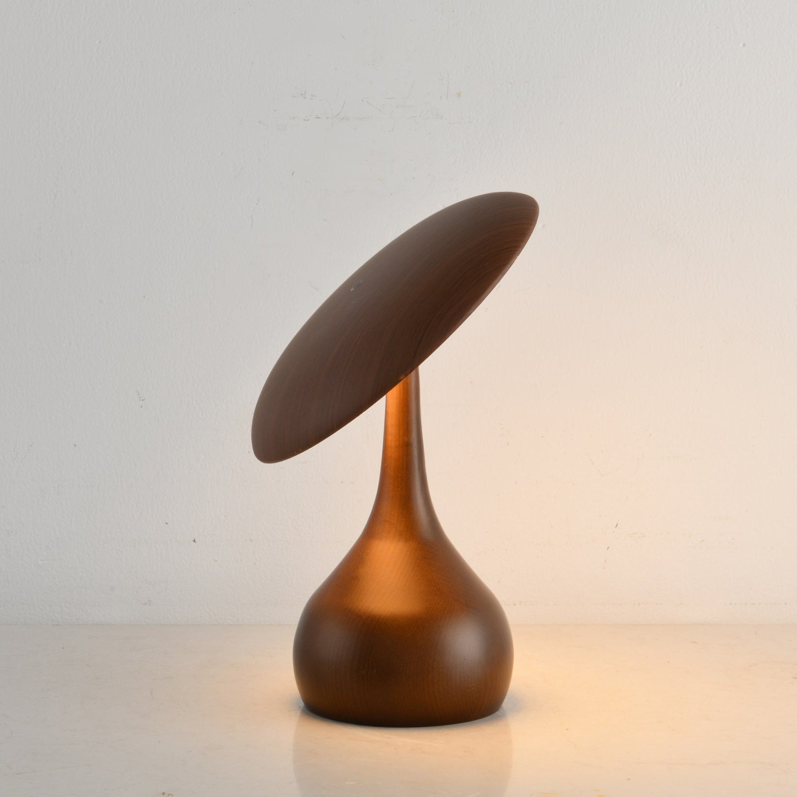 Orbis Vintage Wood Table Lamp - Blowlighting