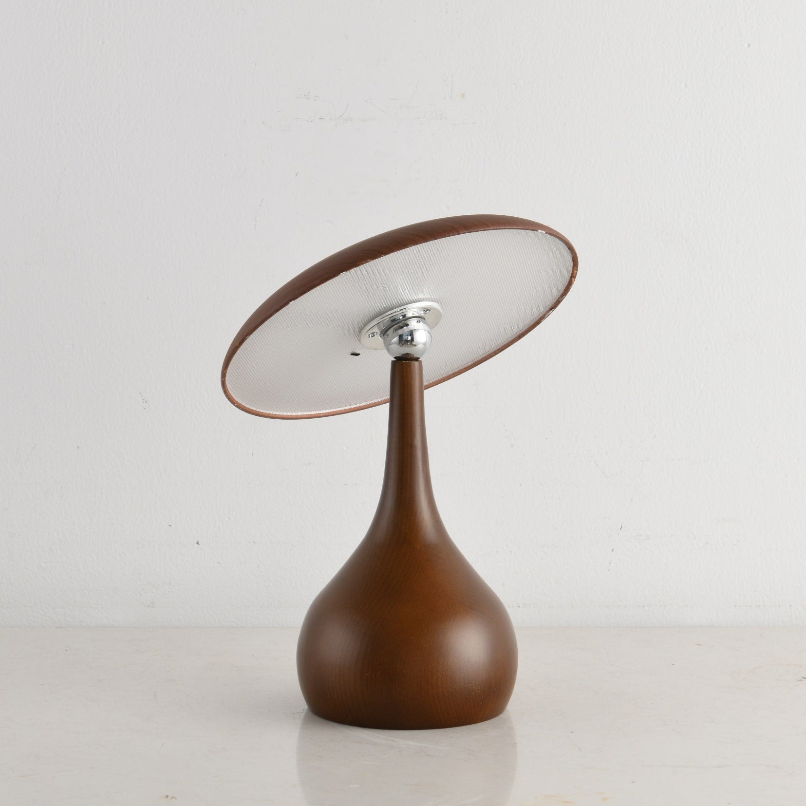 Orbis Vintage Wood Table Lamp - Blowlighting