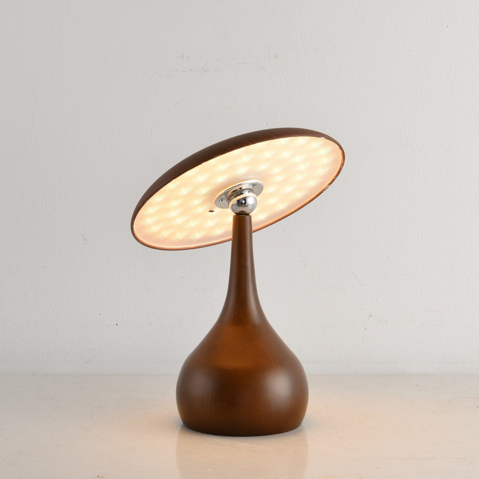 Orbis Vintage Wood Table Lamp - Blowlighting