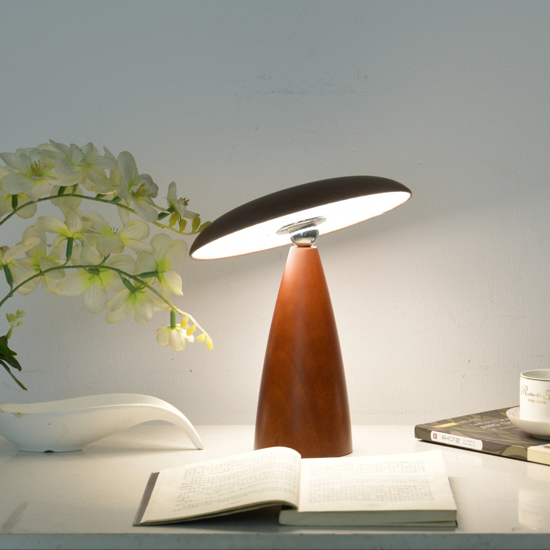 Orbis Vintage Wood Table Lamp - Blowlighting