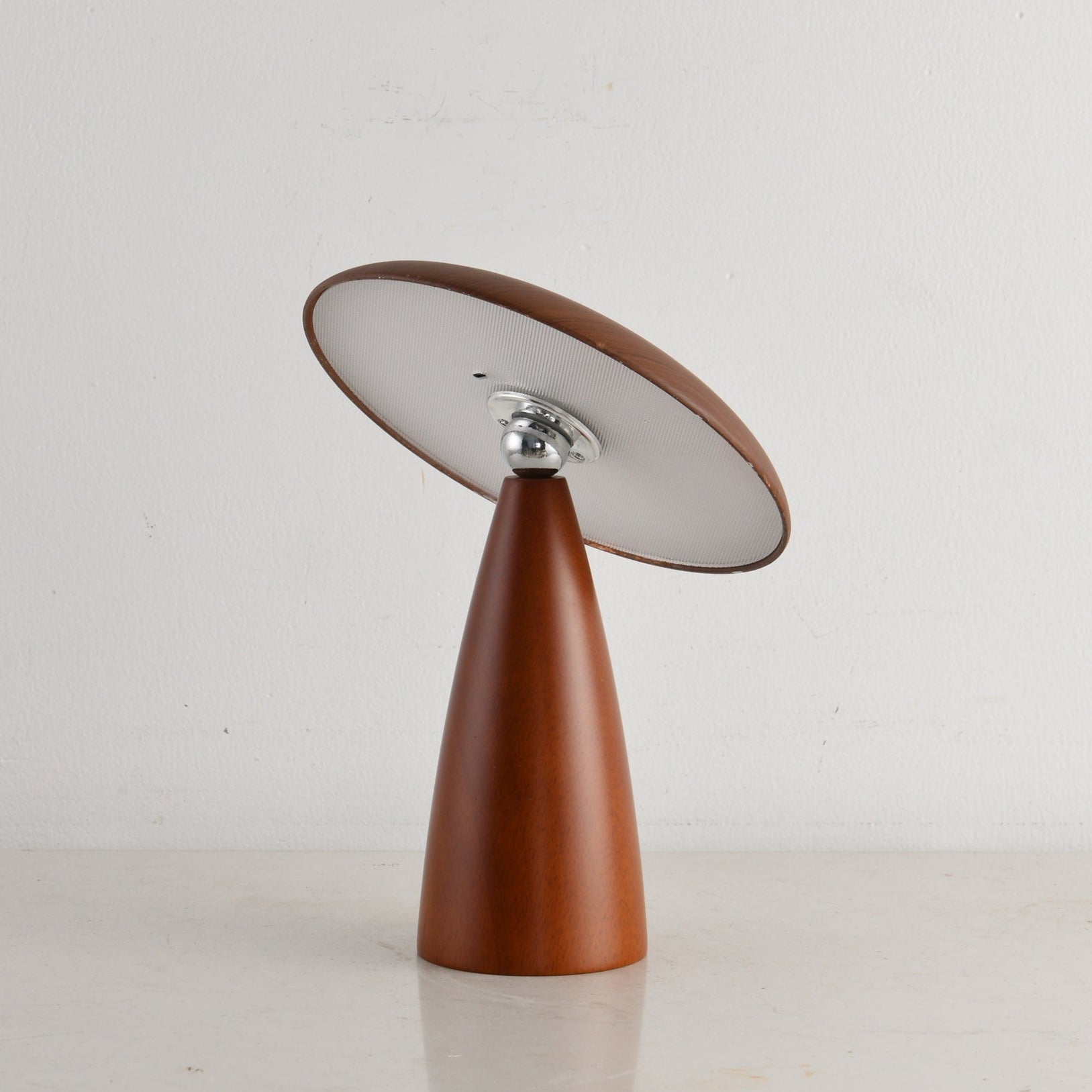 Orbis Vintage Wood Table Lamp - Blowlighting