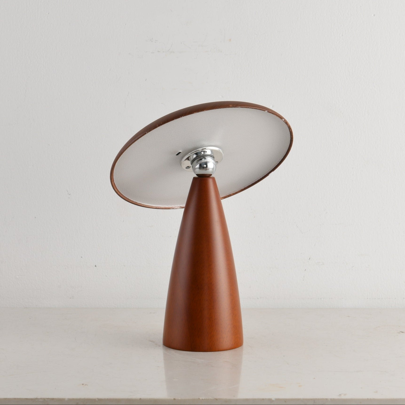 Orbis Vintage Wood Table Lamp - Blowlighting