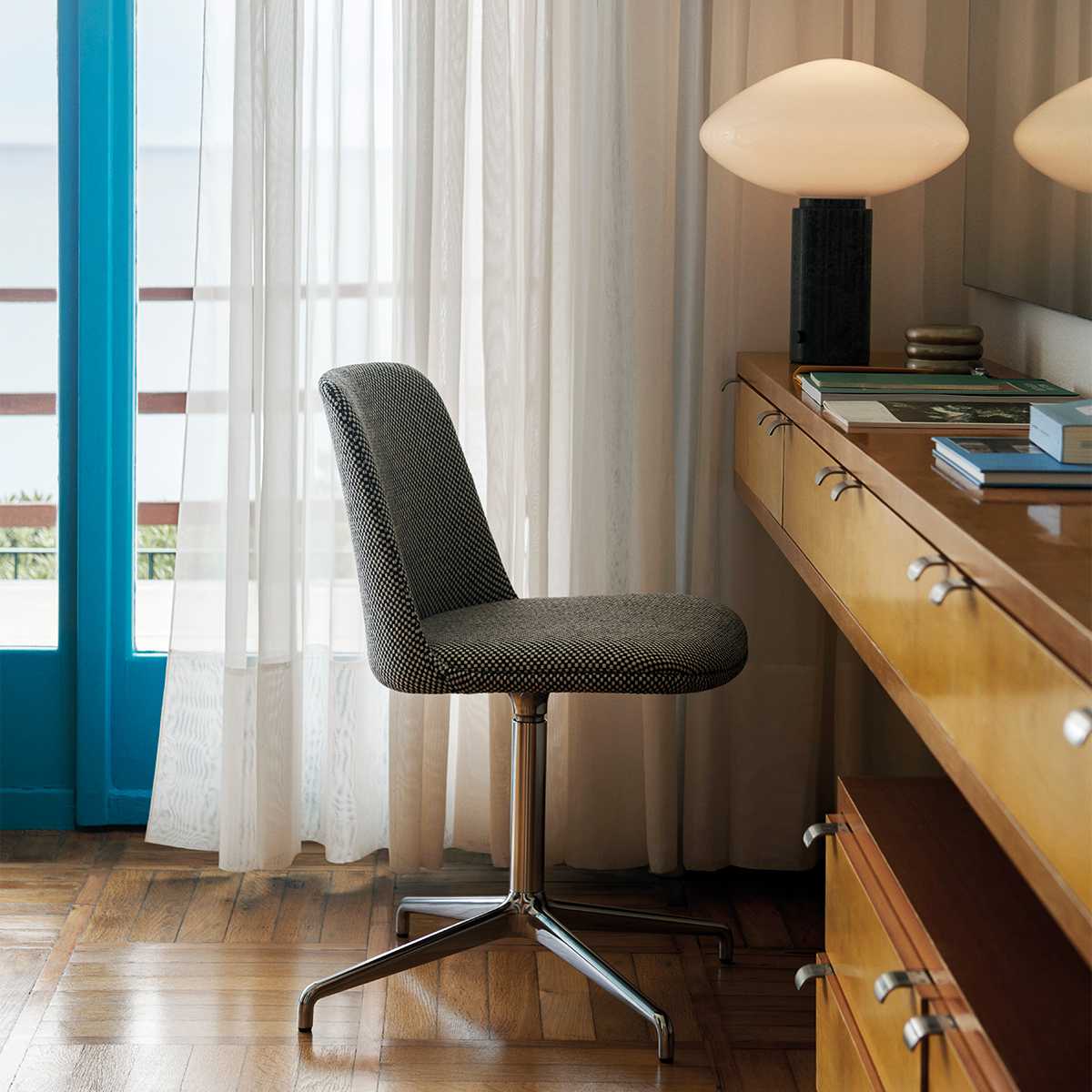 Mist Table Lamp - Blowlighting