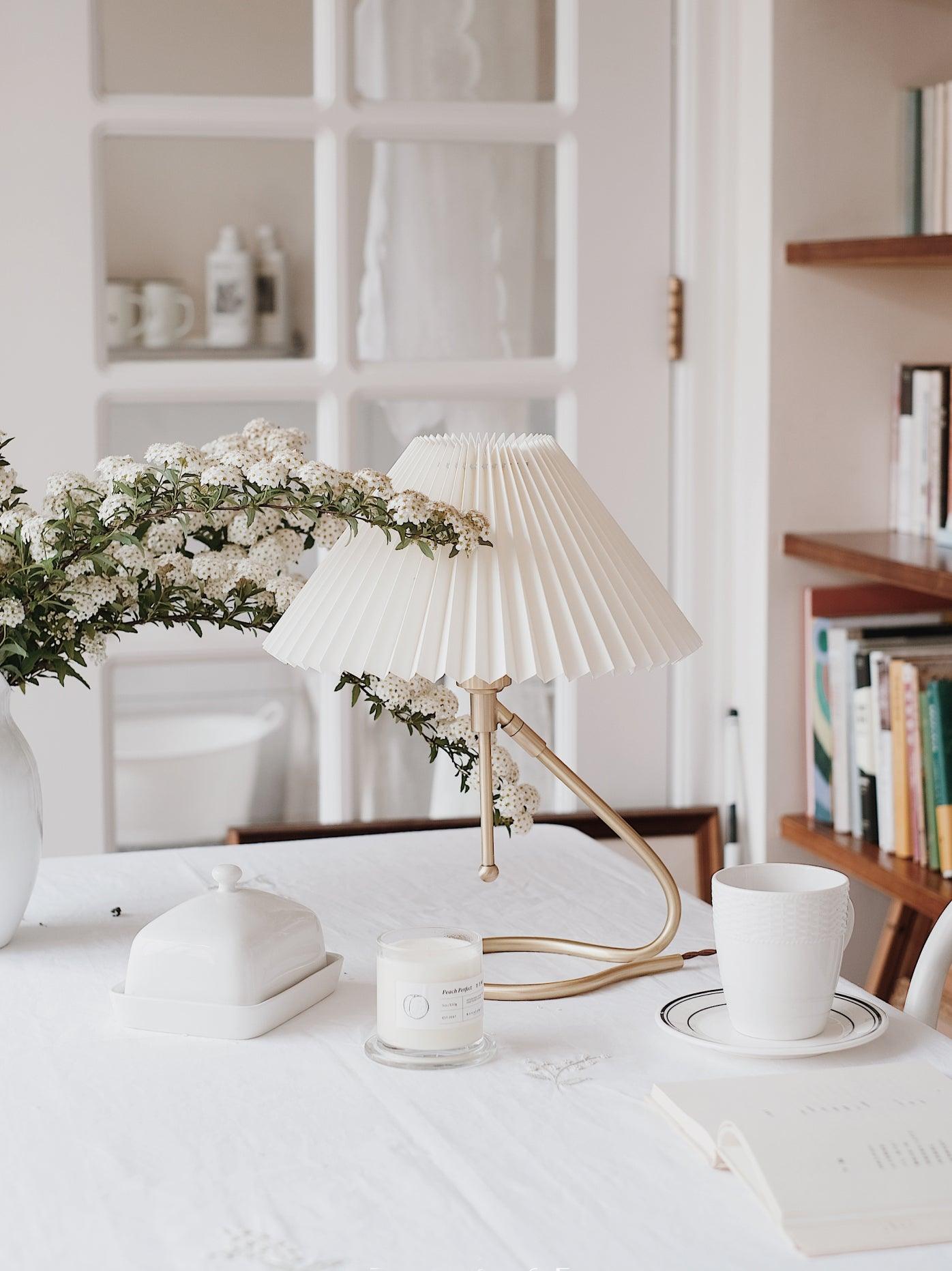 Levitate Pleated Table Lamp - Blowlighting