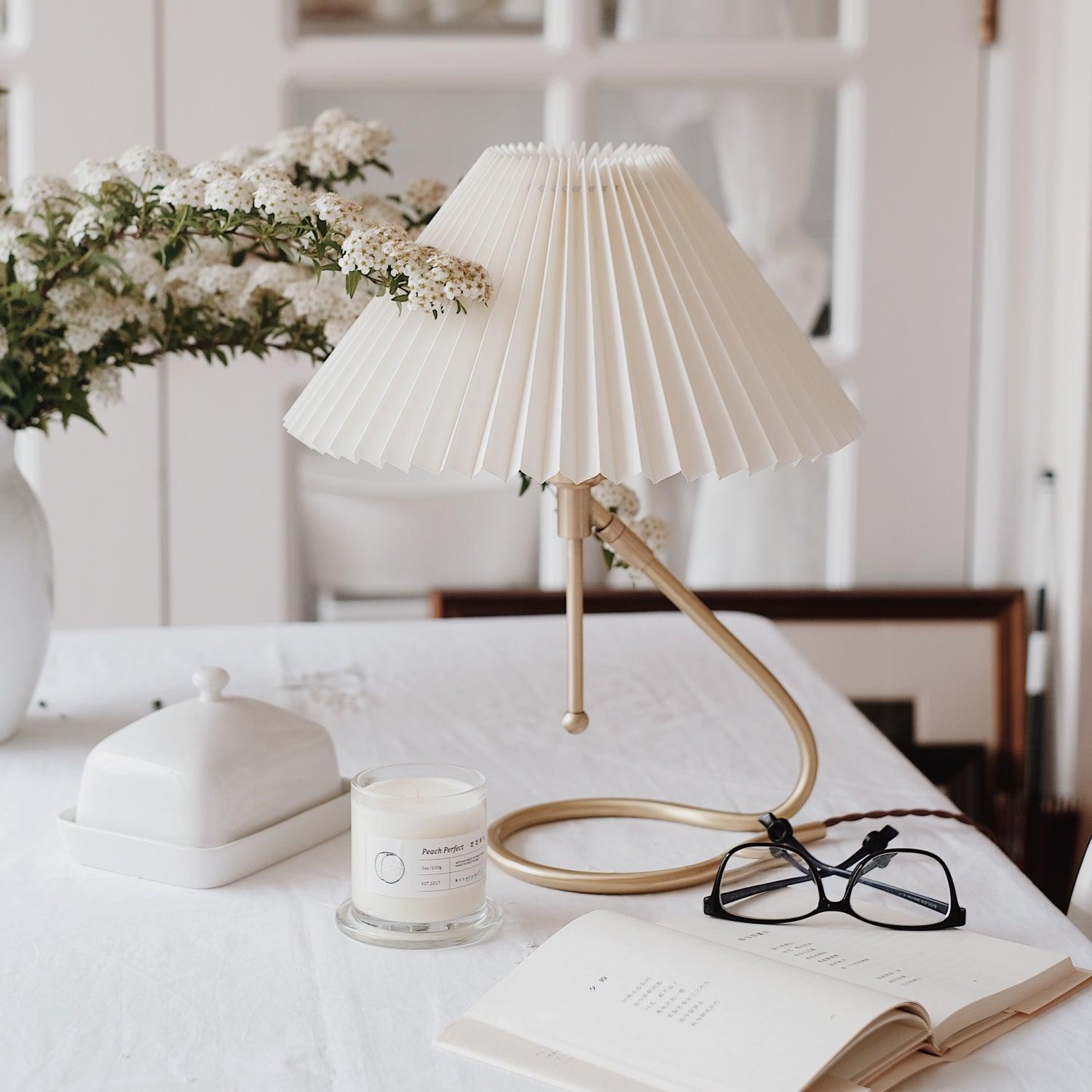 Levitate Pleated Table Lamp - Blowlighting