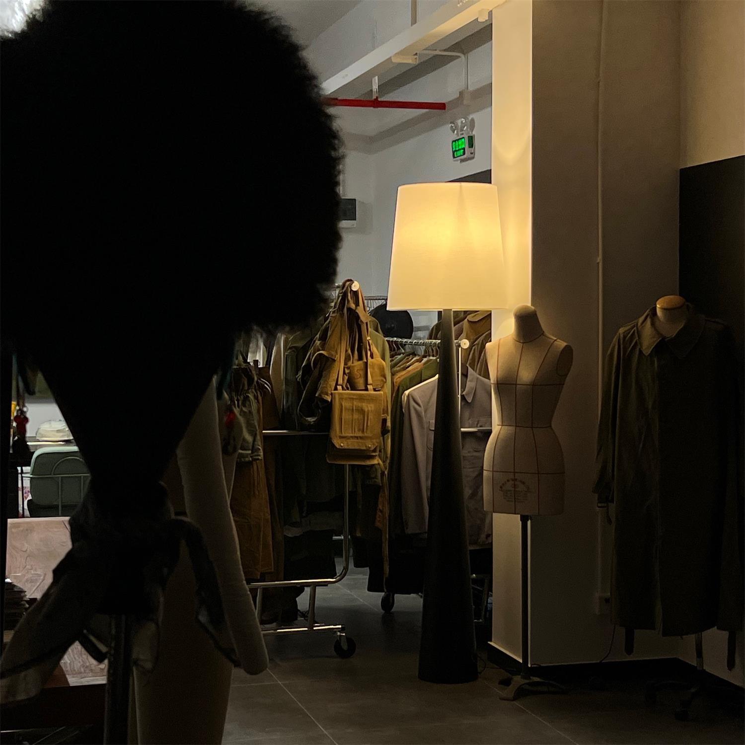 Montenegro Floor Lamp - Blowlighting